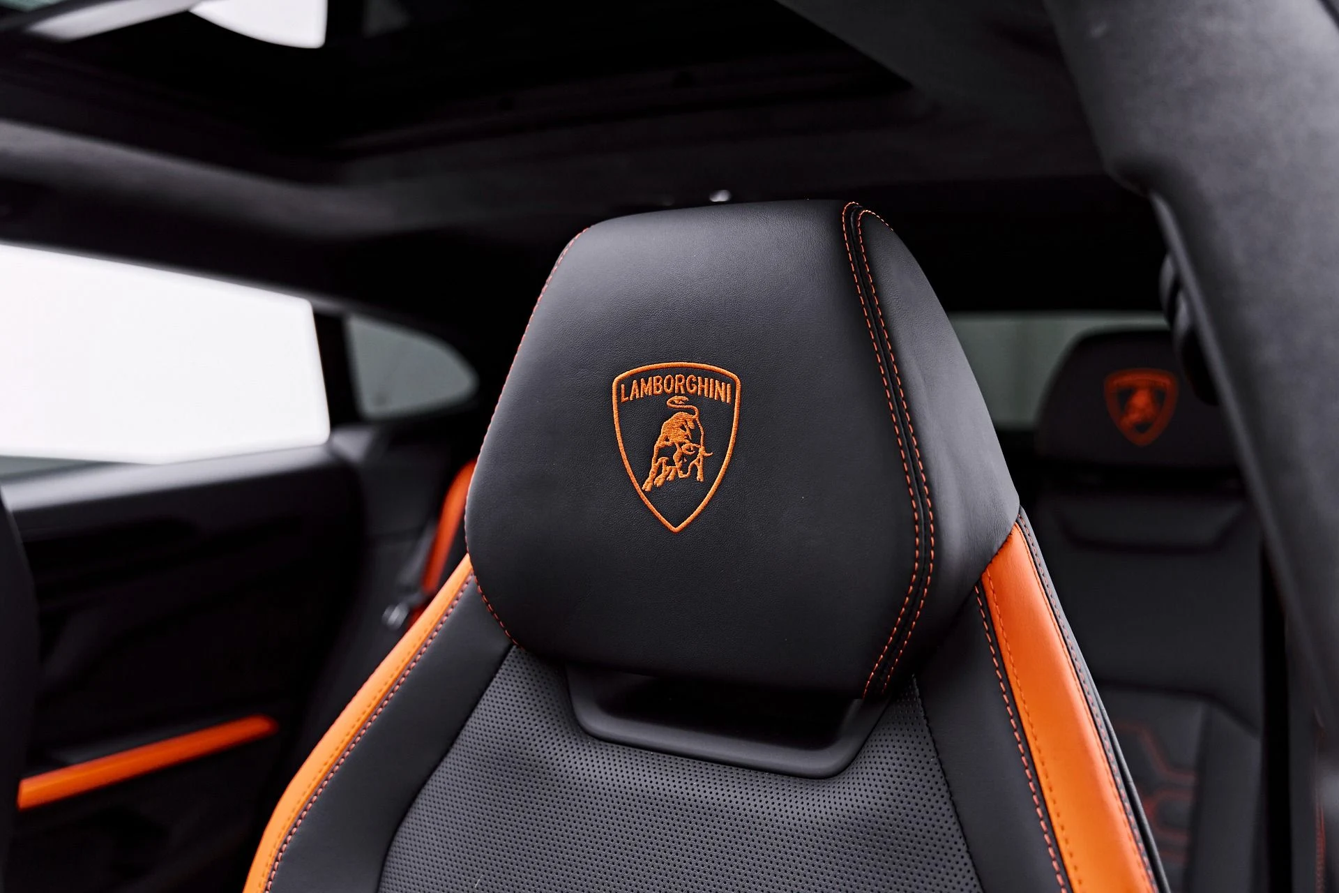 mph061_1764888408_Used_2025_Lamborghini_Urus_SE_1788282760_e1272d96f7
