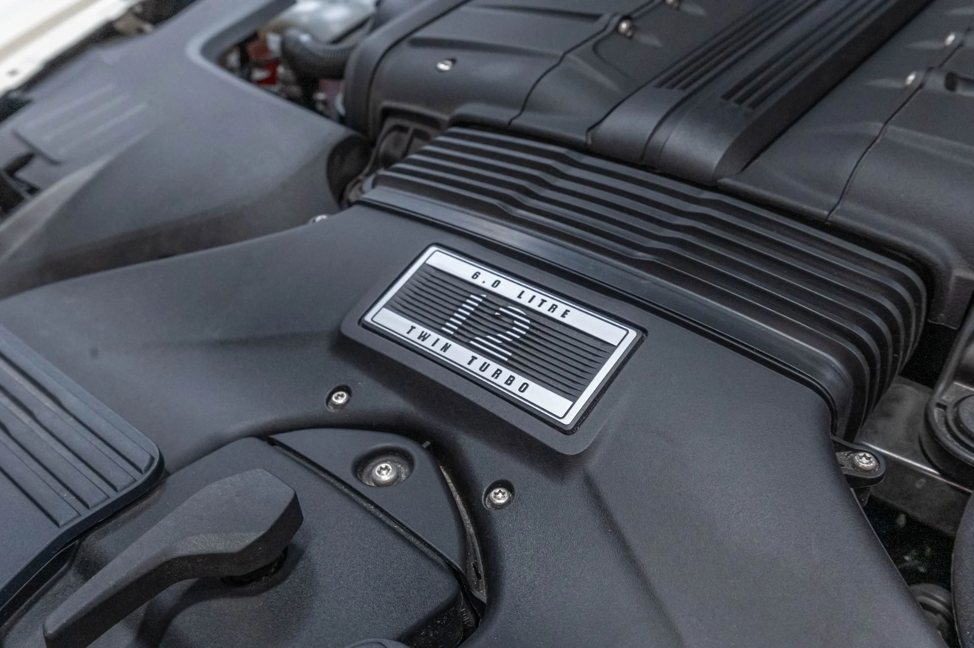mph061_1821155990_Used_2017_Bentley_Bentayga_W12_1787159716_634c2fe433
