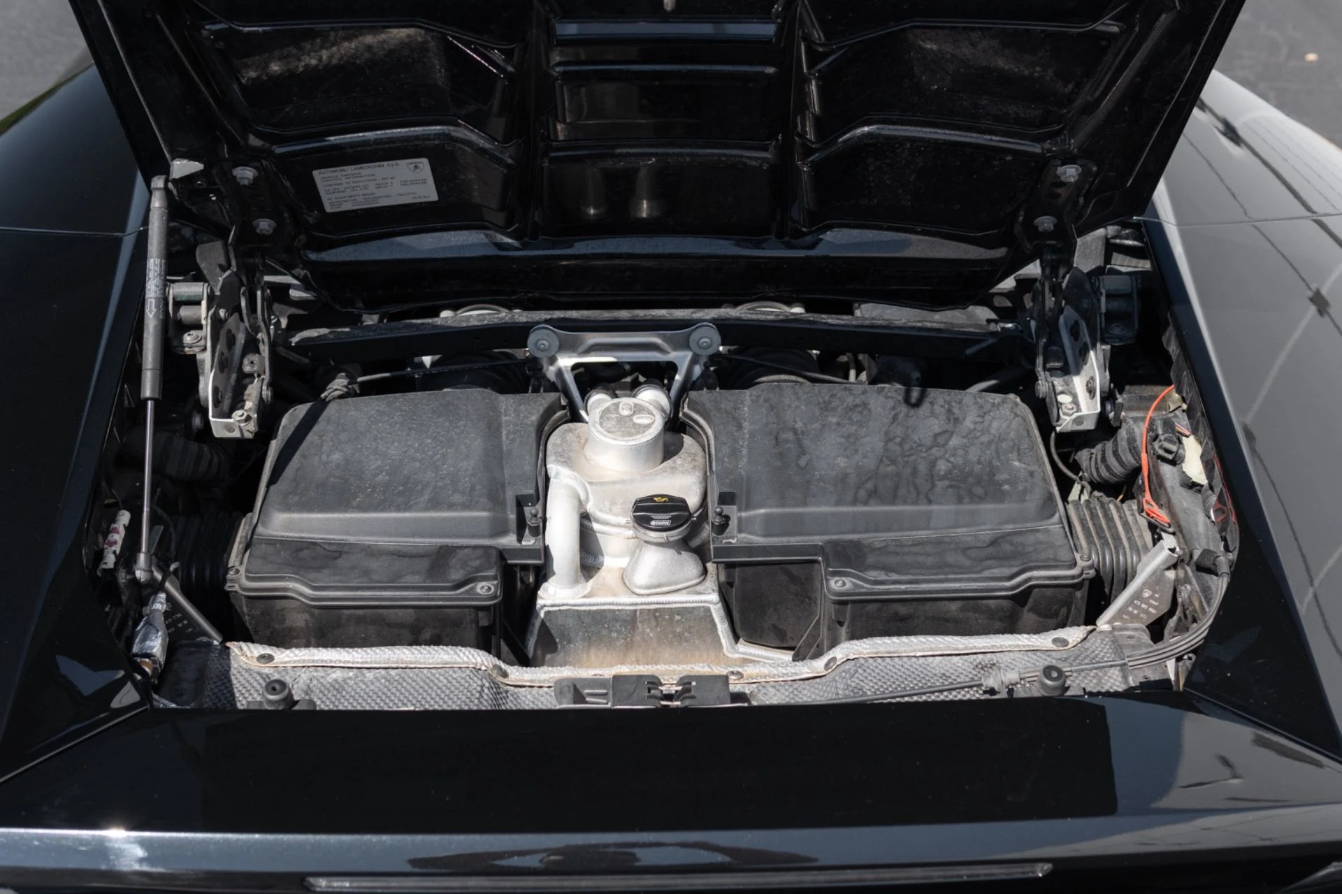 mph061_182843019_Used_2017_Lamborghini_Huracan_LP_610_4_Spyder_1774364077_5472df09db