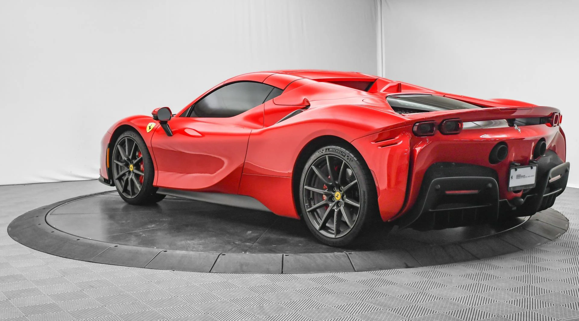 mph061_1849279938_Used_2022_Ferrari_SF_90_Spider_1753776277_3757cdad13
