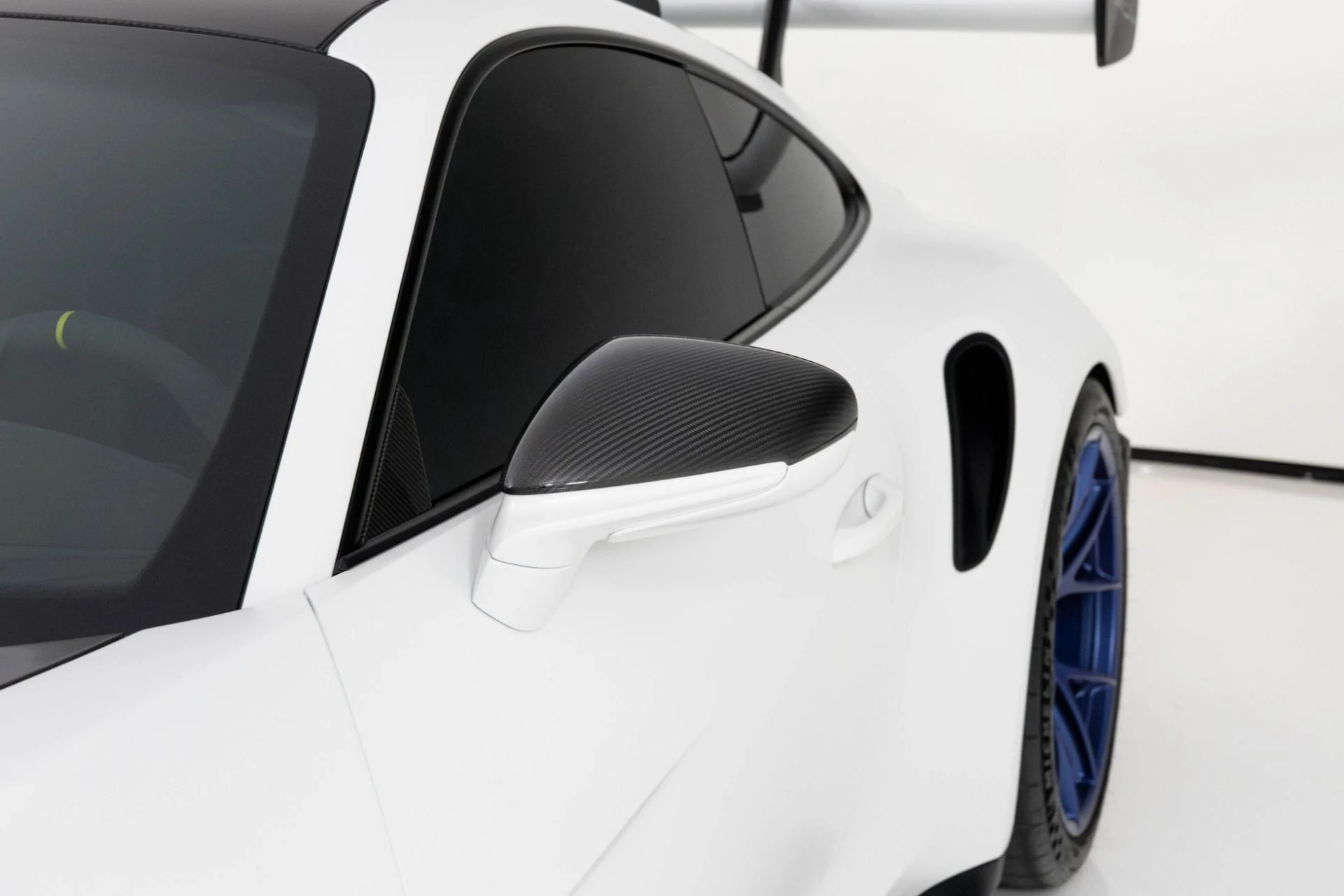 mph061_1863776174_Used_2024_Porsche_911_GT_3_RS_1763426504_23cd58cd9e