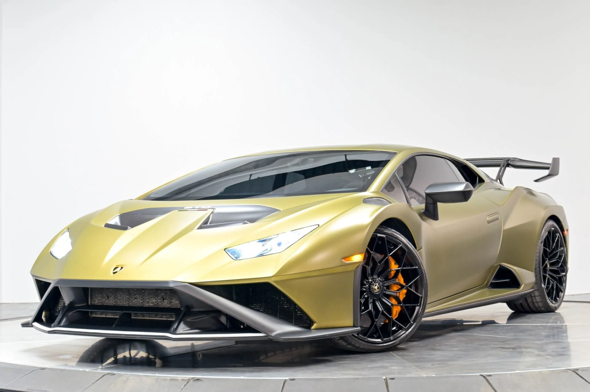 mph061_186571132_Used_2023_Lamborghini_Huracan_STO_1782768591_1a5f29a59c