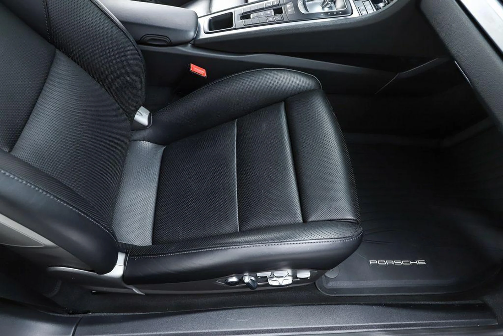 mph061_189017618_Bsjk_W_Rvt_QV_Huvp_Z_Fs_Q_Ct1_IZE_No_Y_407b82e310