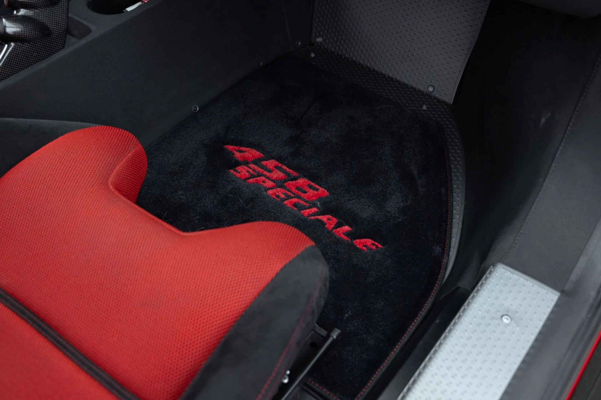 mph061_1923032235_Used_2014_Ferrari_458_Speciale_1781299577_9f64ec6a43