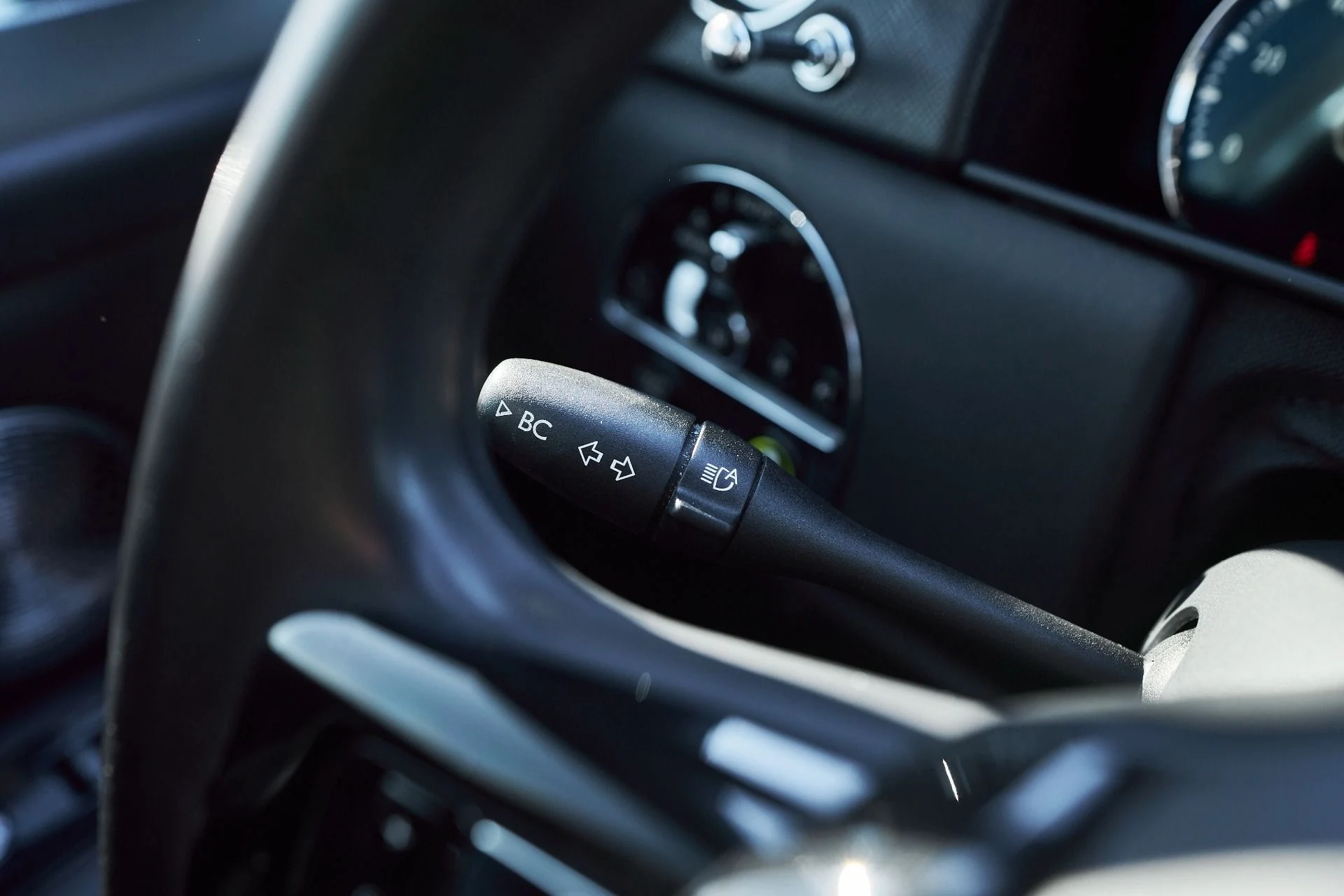 mph061_1927894670_Used_2019_Rolls_Royce_Cullinan_Base_1764382754_5a3aa5ad6a