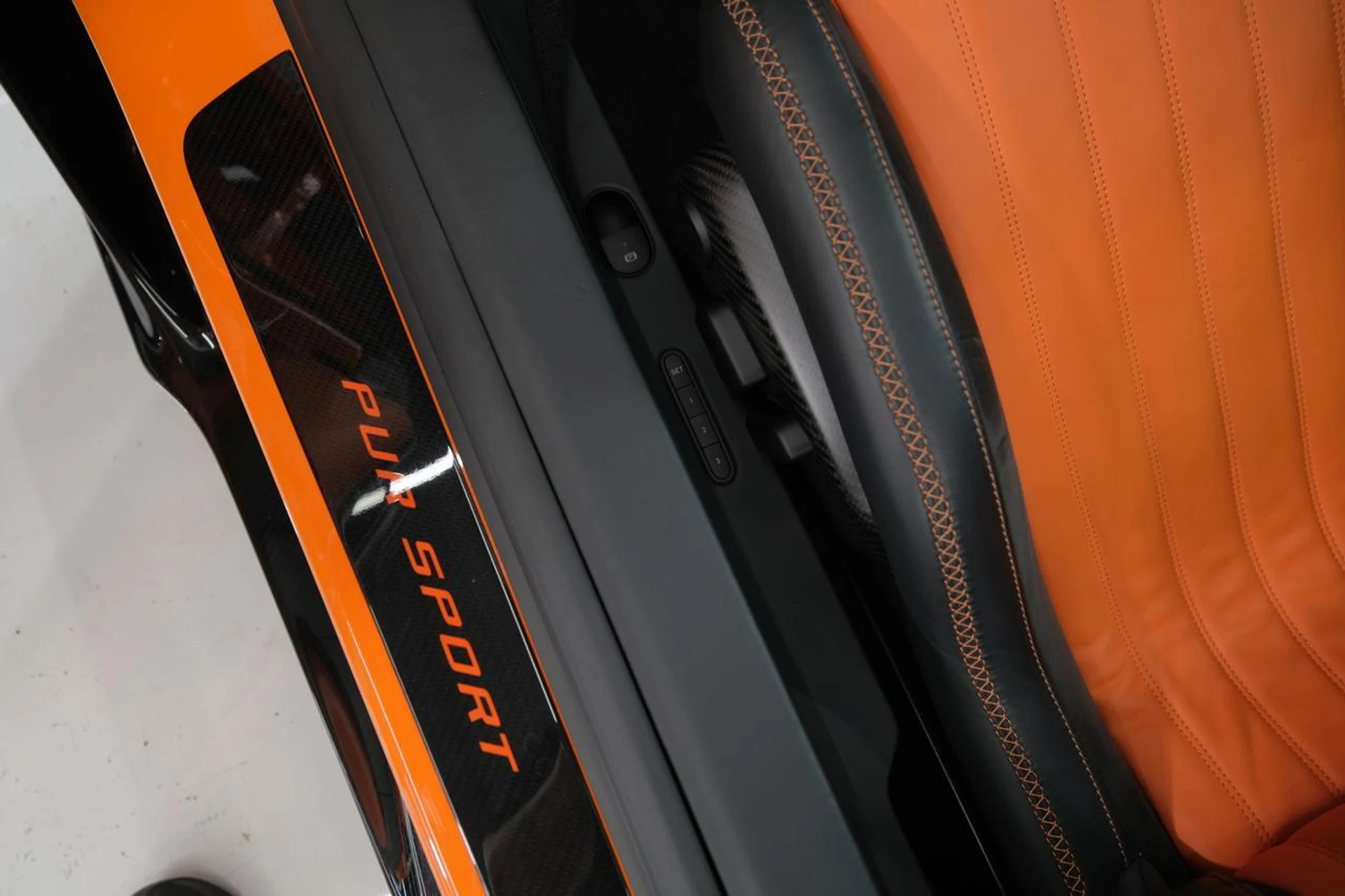 mph061_1969323812_e74289aa972499b9d80833aa6ea91ec6_ade2036137