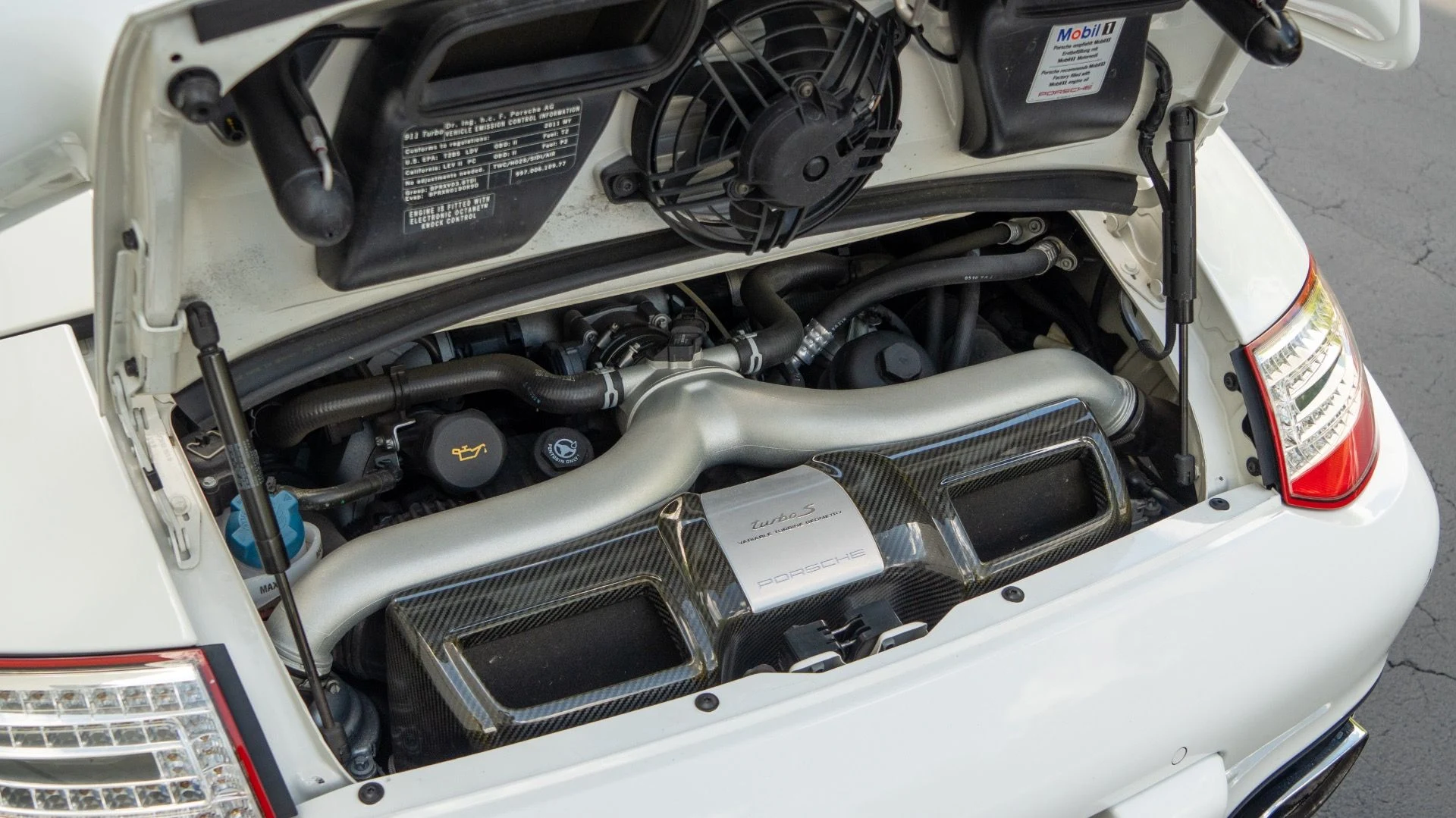 mph061_2003676906_Used_2011_Porsche_911_Turbo_S_1754935906_7518297192