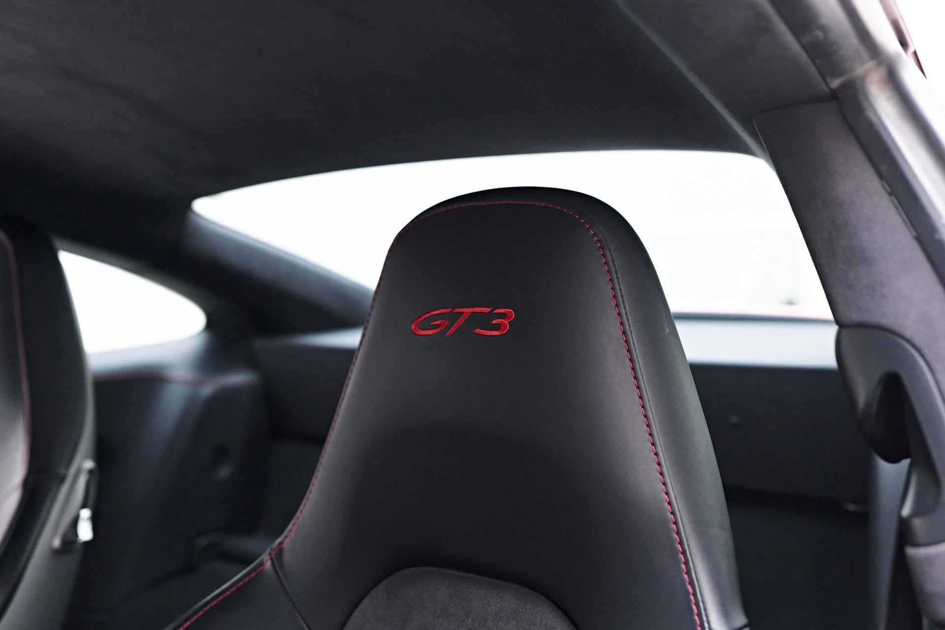 mph061_2008498426_Used_2014_Porsche_911_GT_3_1749519780_9d37865ef3