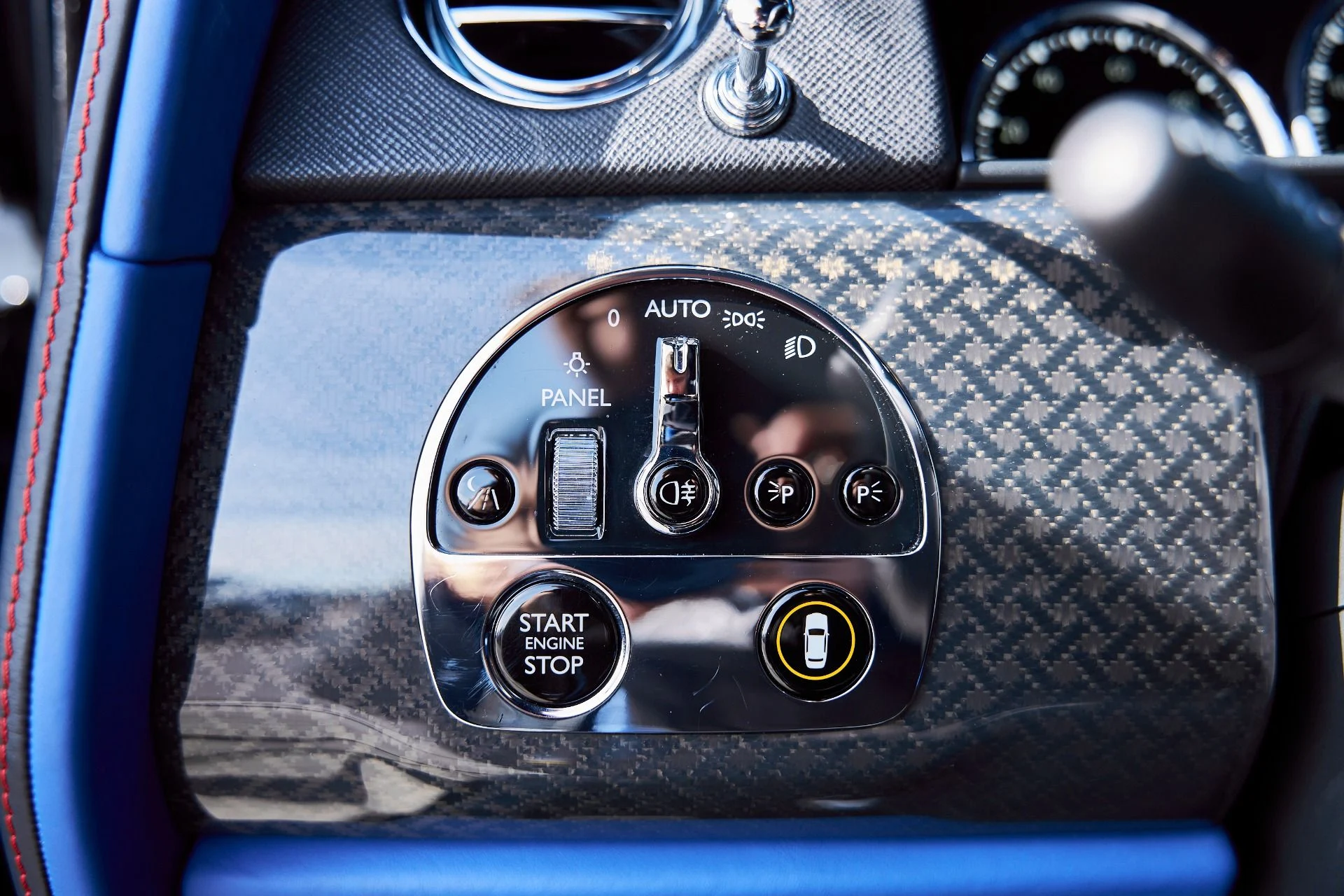 mph061_2047087599_Used_2021_Rolls_Royce_Cullinan_Base_1770692267_14287bb477