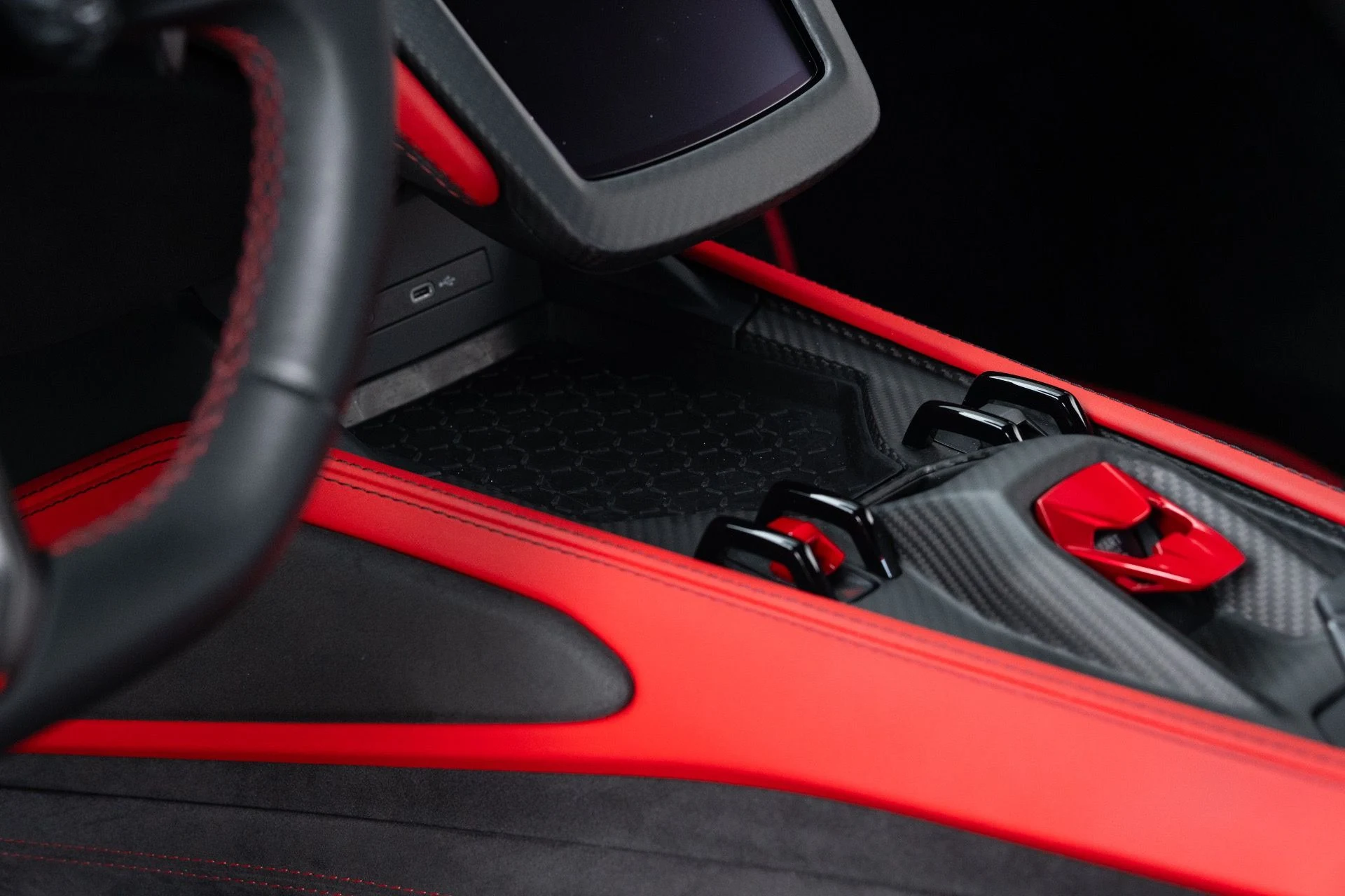 mph061_2104658747_Used_2024_Lamborghini_Revuelto_1778880537_3587fdadb4