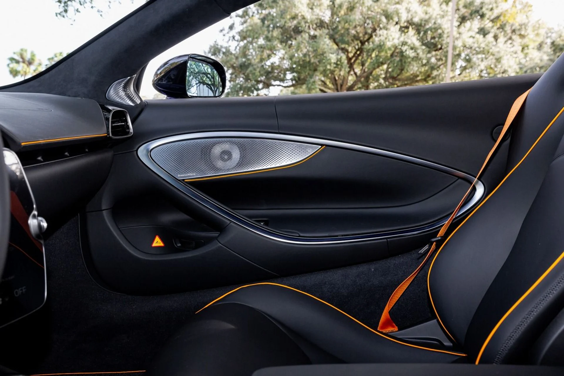 mph061_2124438790_362_p62_l_5b6a8e52d6