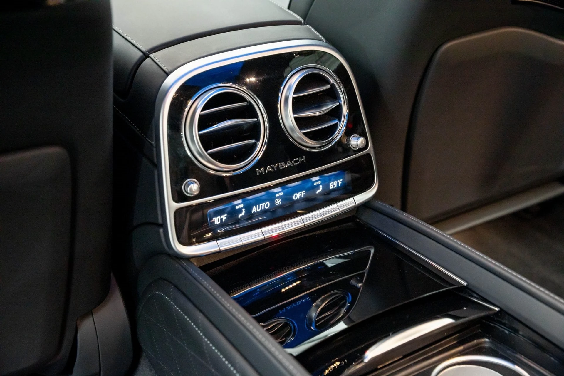 mph061_2160539555_62_211083501f