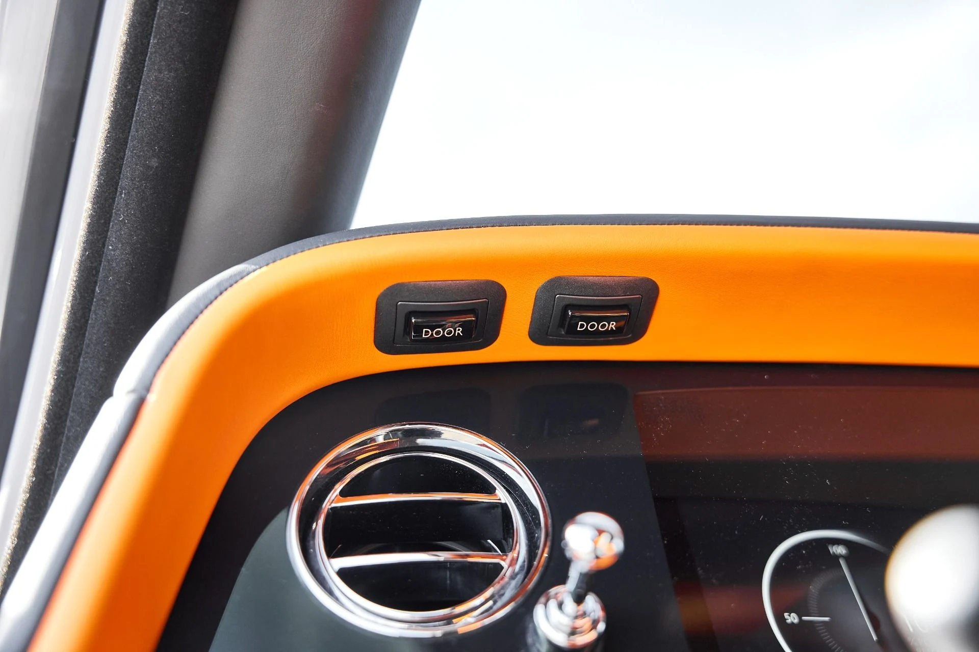 mph061_2217534715_Used_2025_Rolls_Royce_Cullinan_1766456707_c2523bd50d