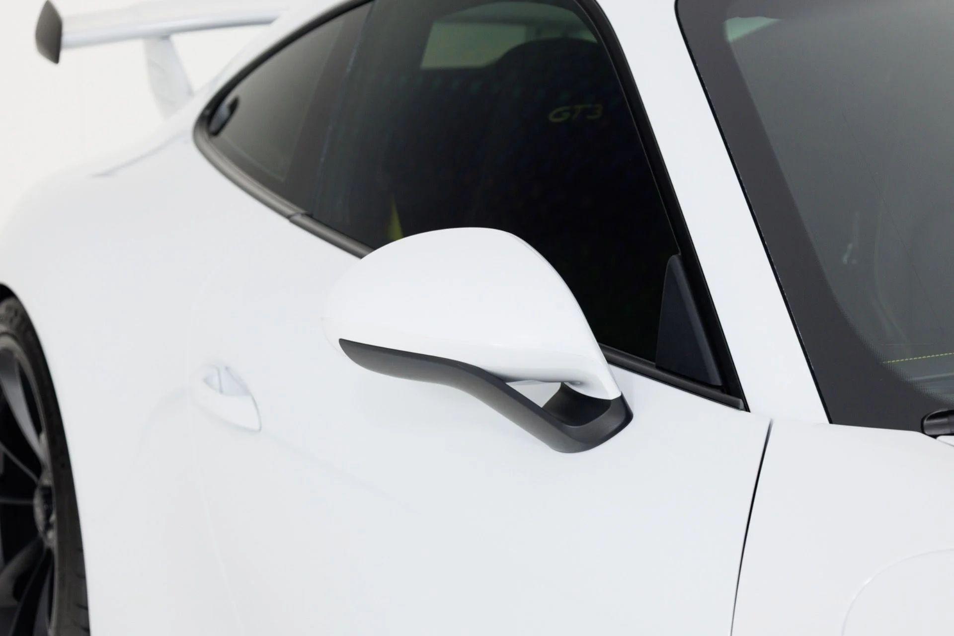 mph061_226432557_Used_2018_Porsche_911_GT_3_1782317512_db12e91e3d