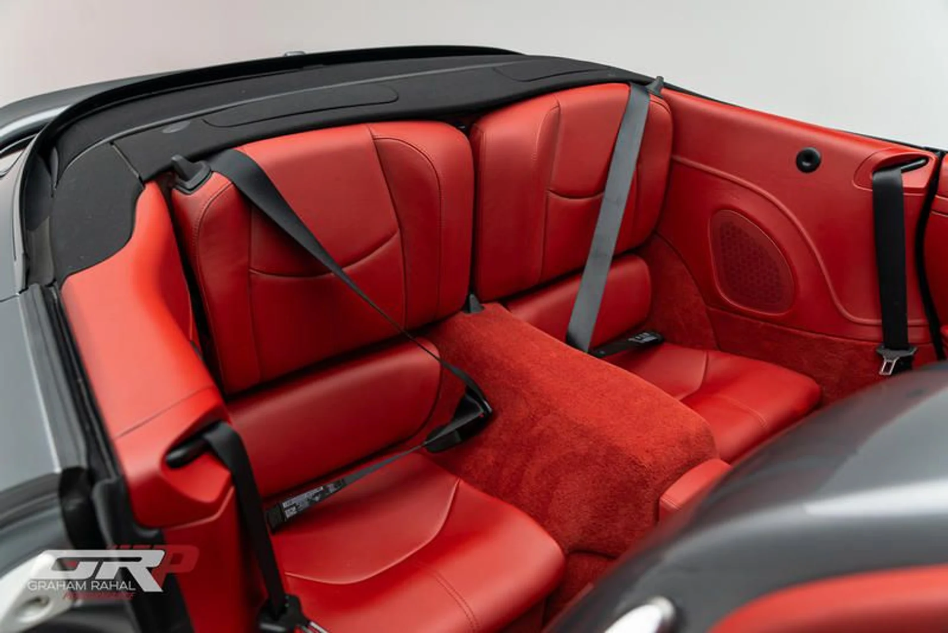 mph061_2266546124_723_E0377_7_E07_4_A91_B45_B_0_E48_F45_B4512_636649a1ad