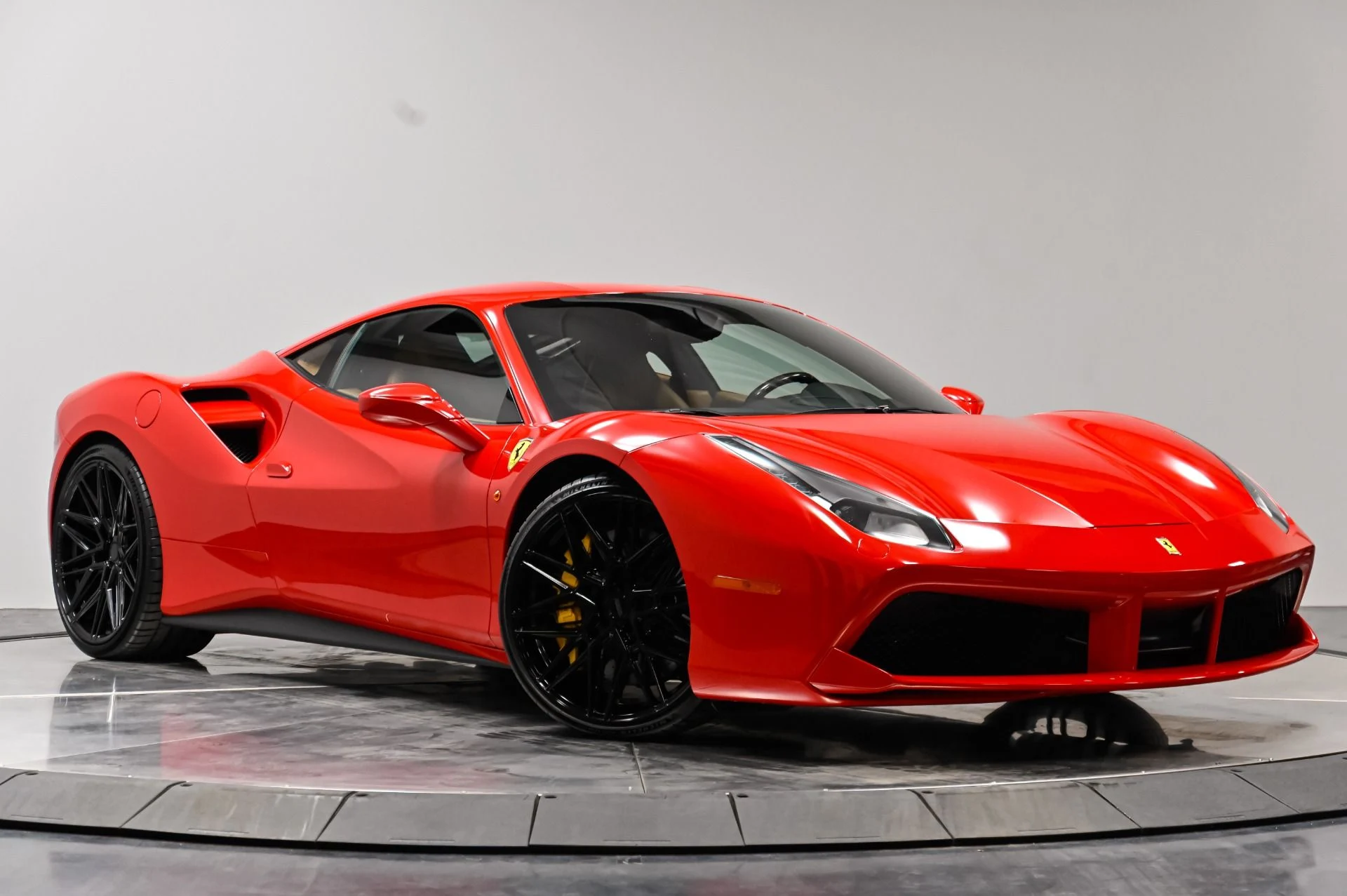 mph061_2291622536_Used_2018_Ferrari_488_GTB_Base_1788410889_bc3f6ed3ea