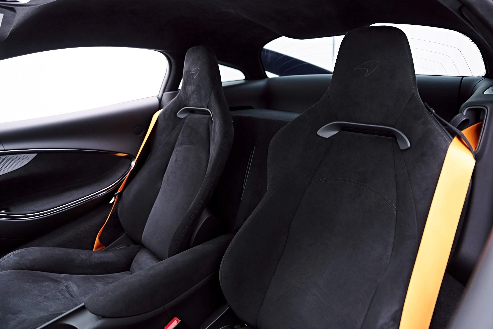 mph061_2294196247_Used_2026_Mc_Laren_Artura_Vision_1777507537_38d8145b98