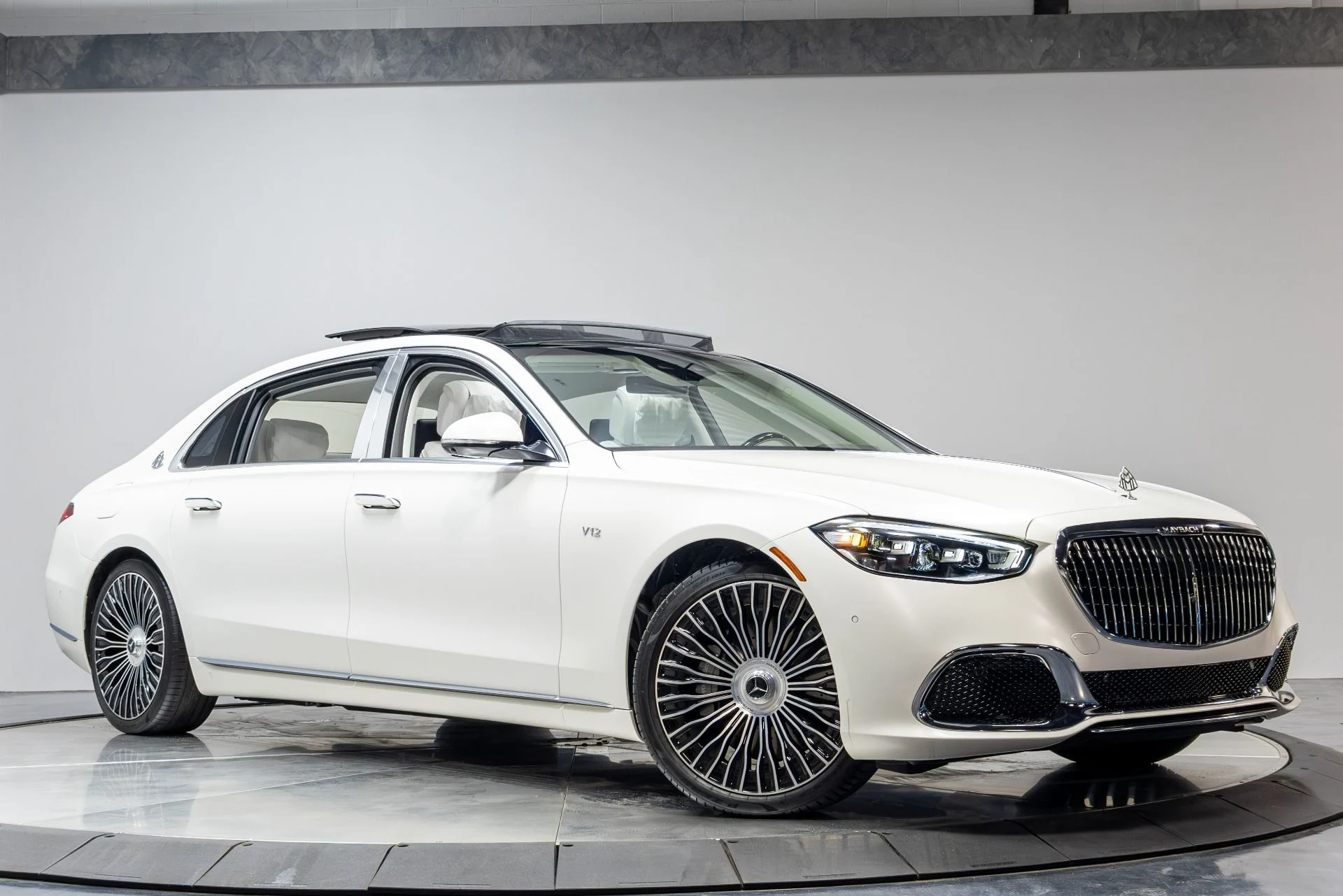 mph061_2315657814_Used_2023_Mercedes_Benz_S_Class_Maybach_S_680_4_MATIC_1776091551_8fdb0a29ea