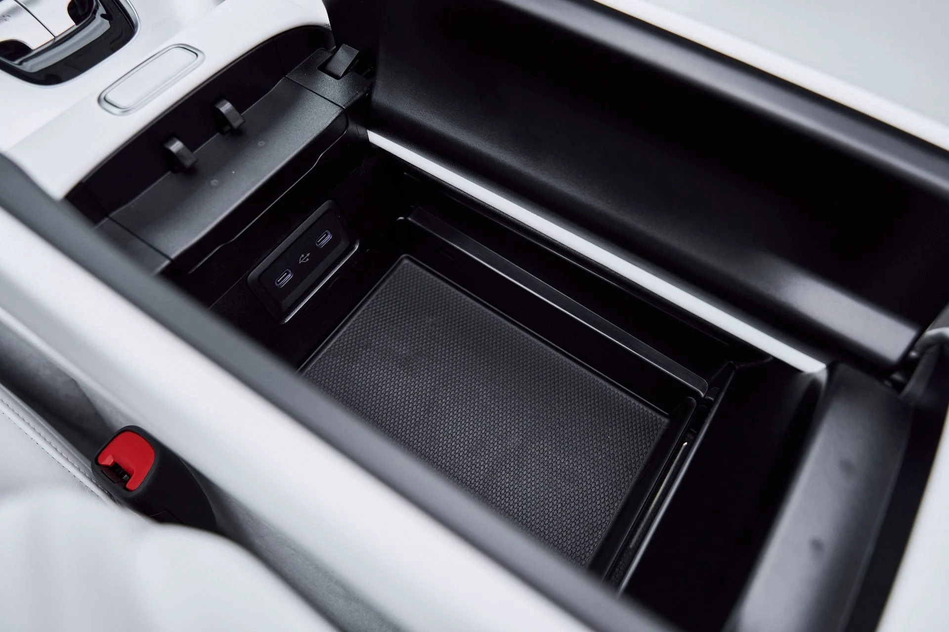 mph061_2324437504_Used_2026_Mercedes_Benz_SL_Class_Maybach_SL_680_1767218175_bd824d3191