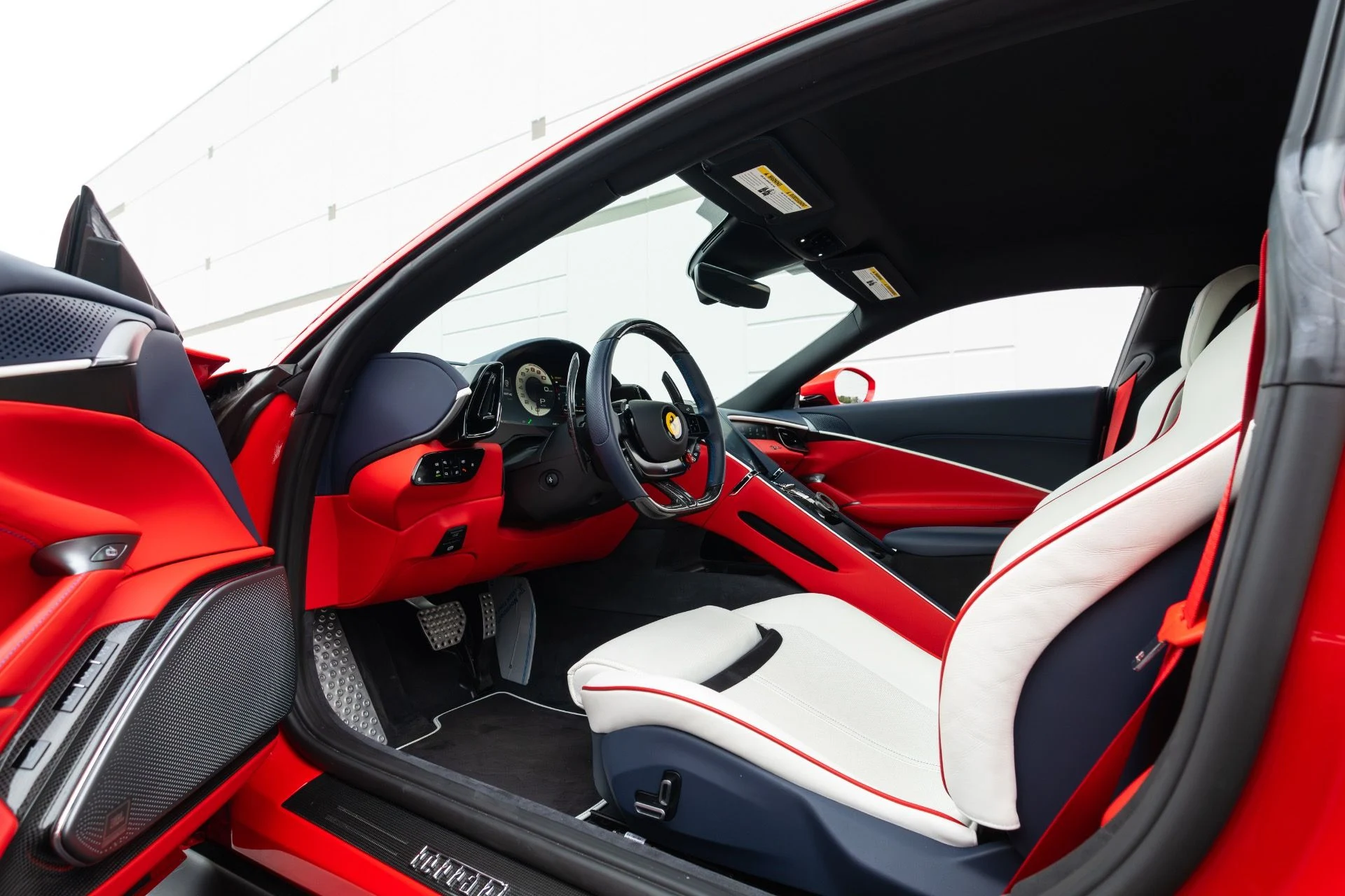 mph061_2353200404_Used_2023_Ferrari_Roma_1777005382_a26fe95023