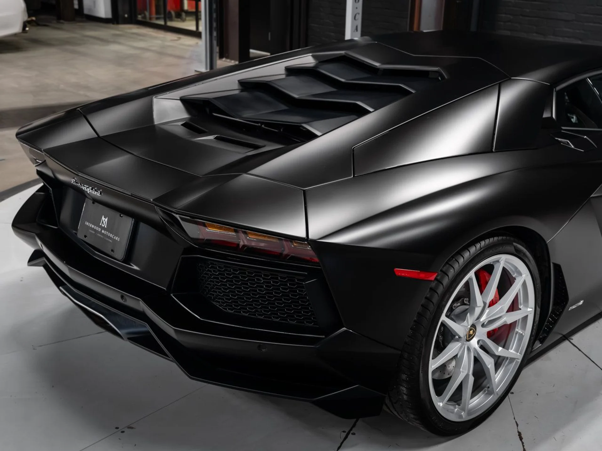 mph061_2358002462_lamborghini_aventador_2017_f34f05ba49