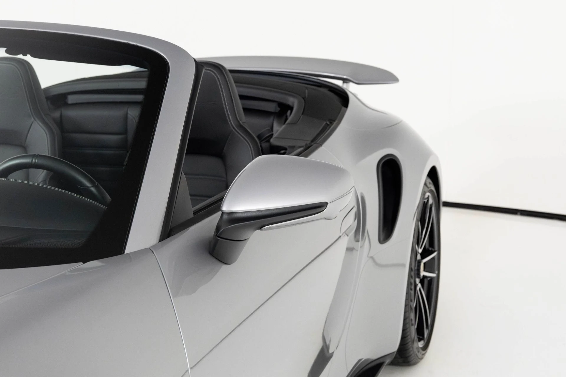 mph061_2398598426_Used_2022_Porsche_911_Turbo_S_1764184630_0e882b2648