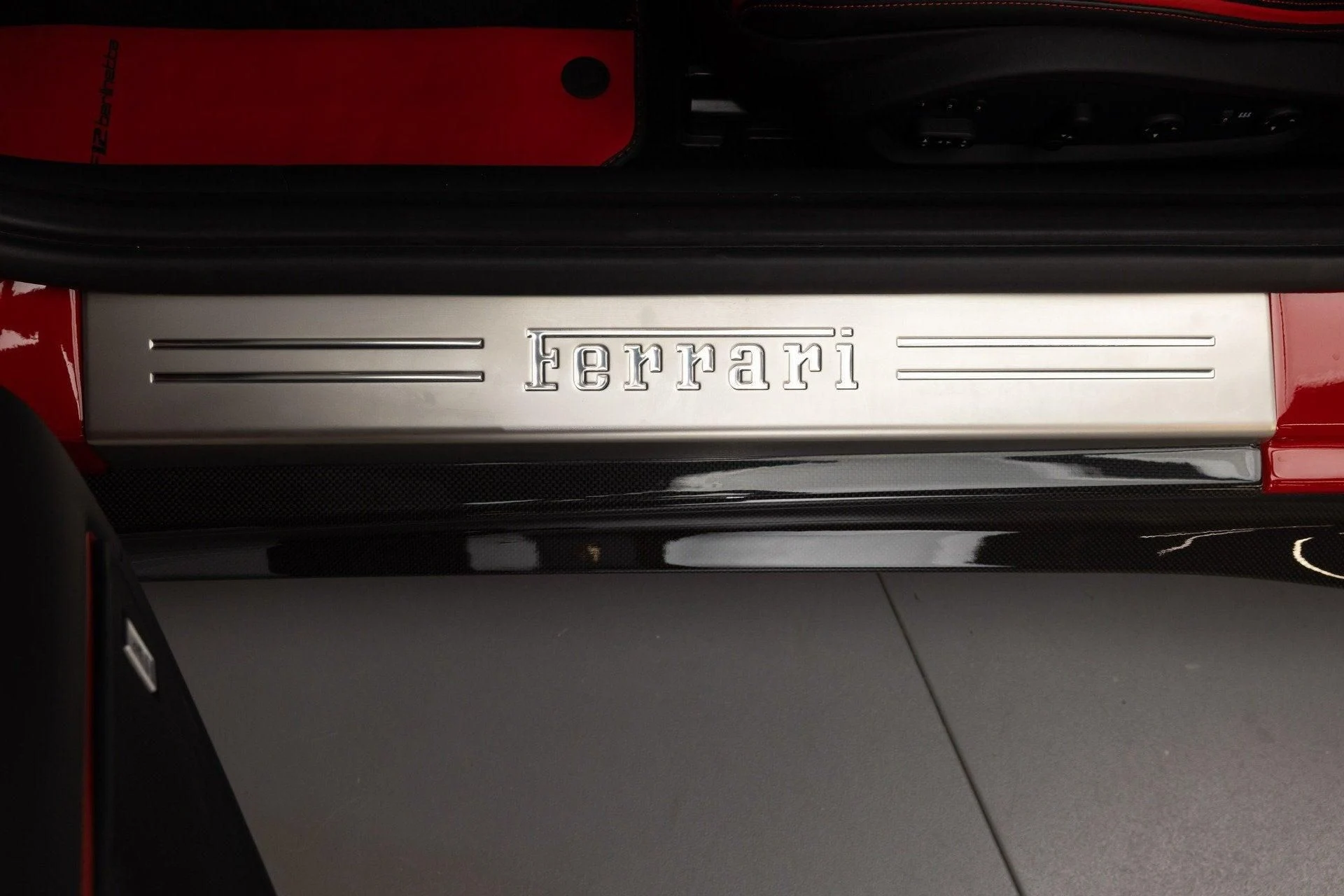 mph061_2404413782_Used_2017_Ferrari_F12berlinetta_1787147123_c20df2e9ea