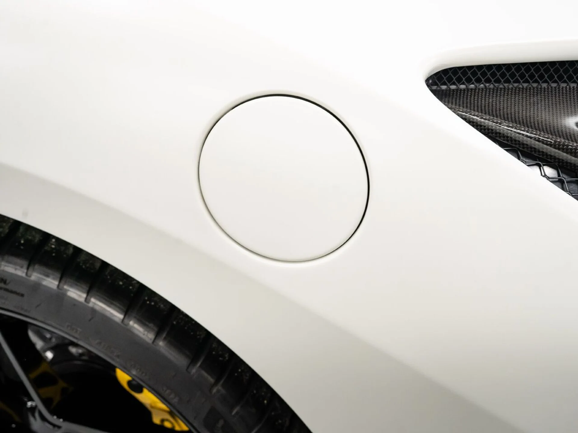 mph061_241226875_ferrari_f8_spider_2022_3e4adfebf6