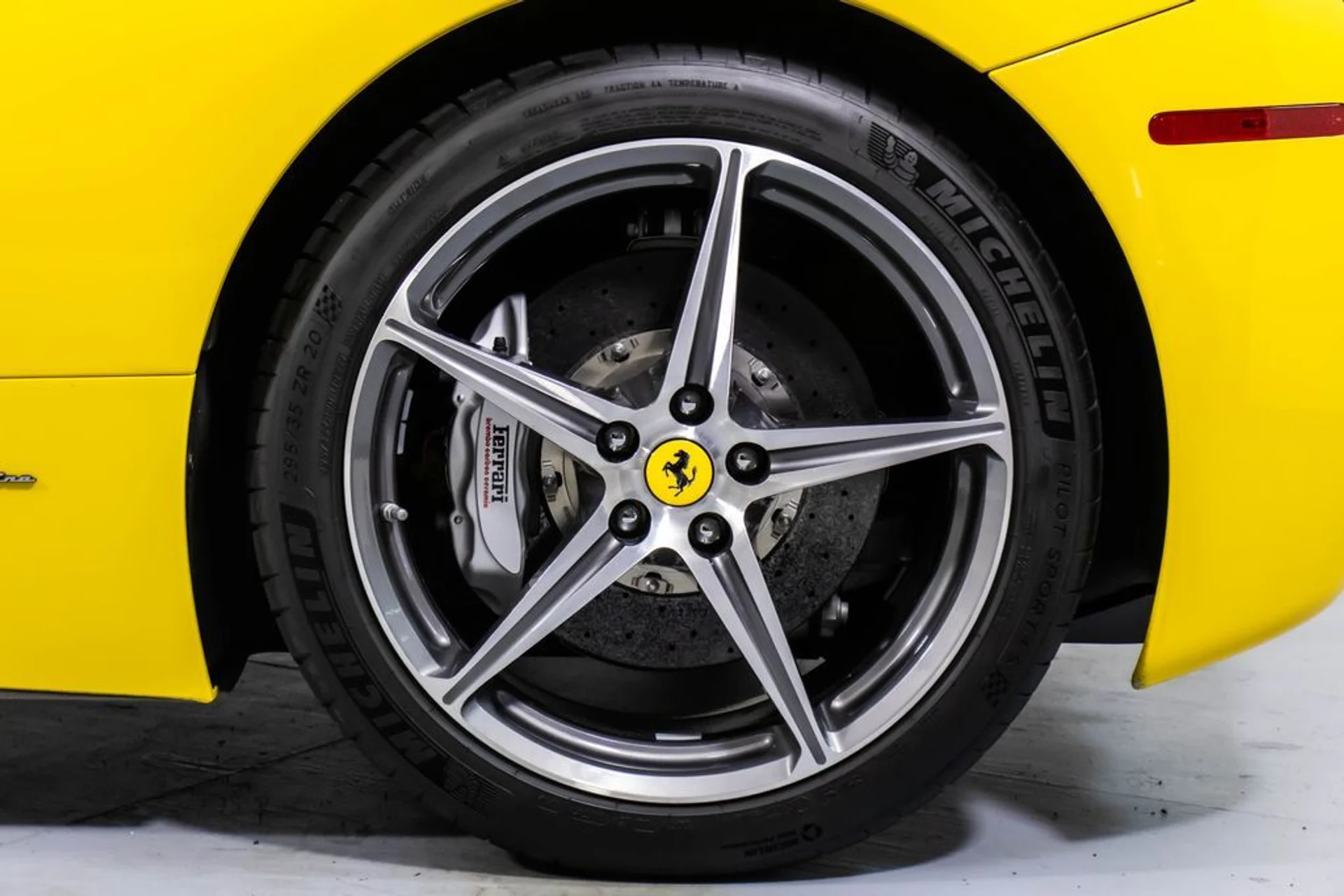 mph061_2435550638_046dc0f2748aa360401c7b8252249455x_75712f537c