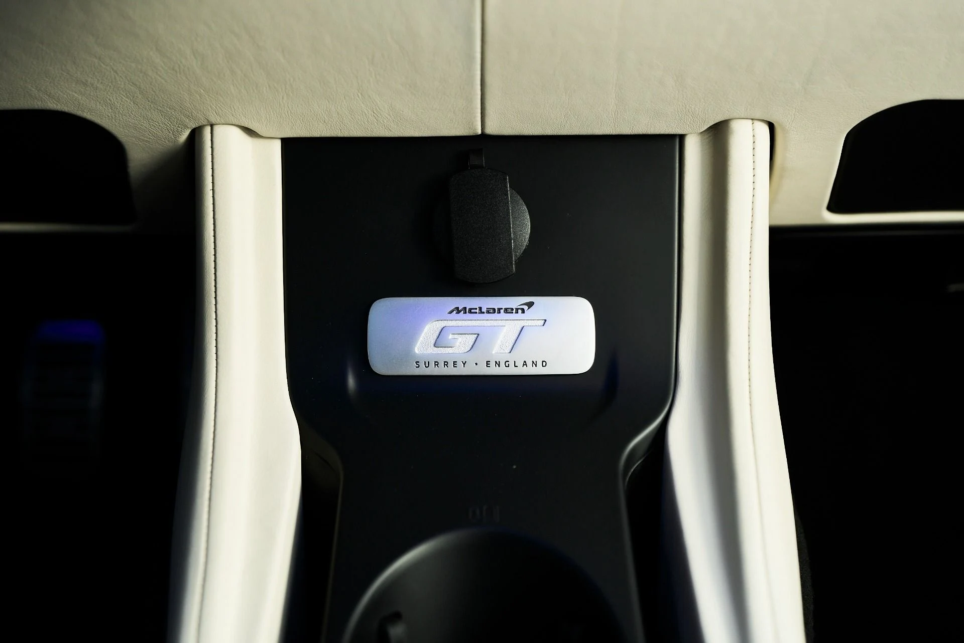 mph061_24789594_Used_2022_Mc_Laren_GT_Base_1765245112_398d9b0049