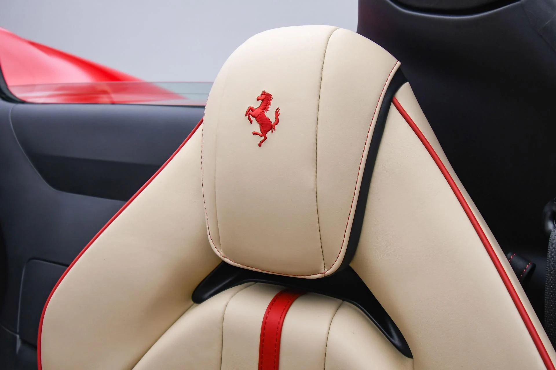 mph061_2552579436_Used_2022_Ferrari_812_GTS_1752652228_ed3dc296e6