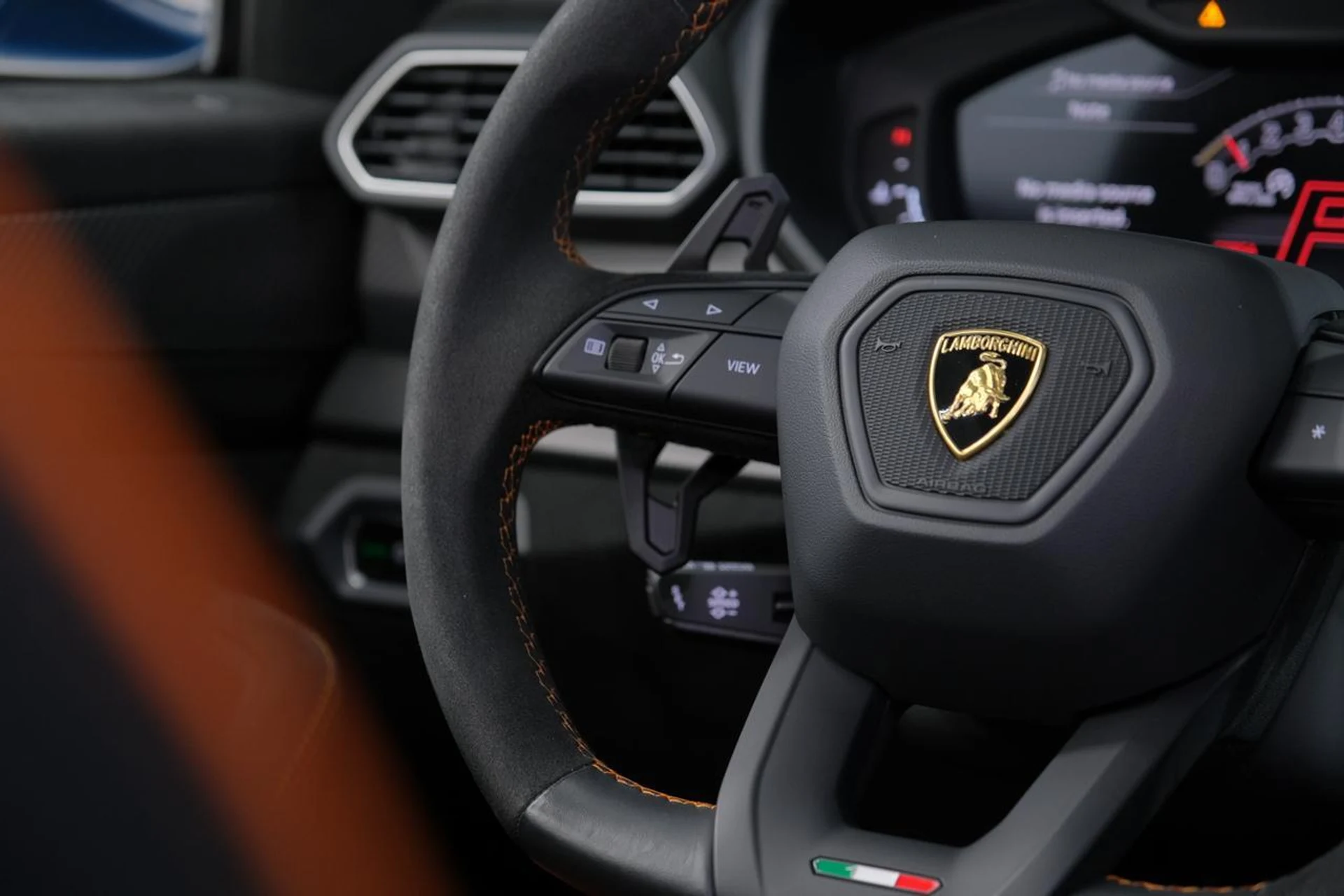 mph061_2555892922_19fcad98919ca8190af2ab5876d36e54_c37f76c36c