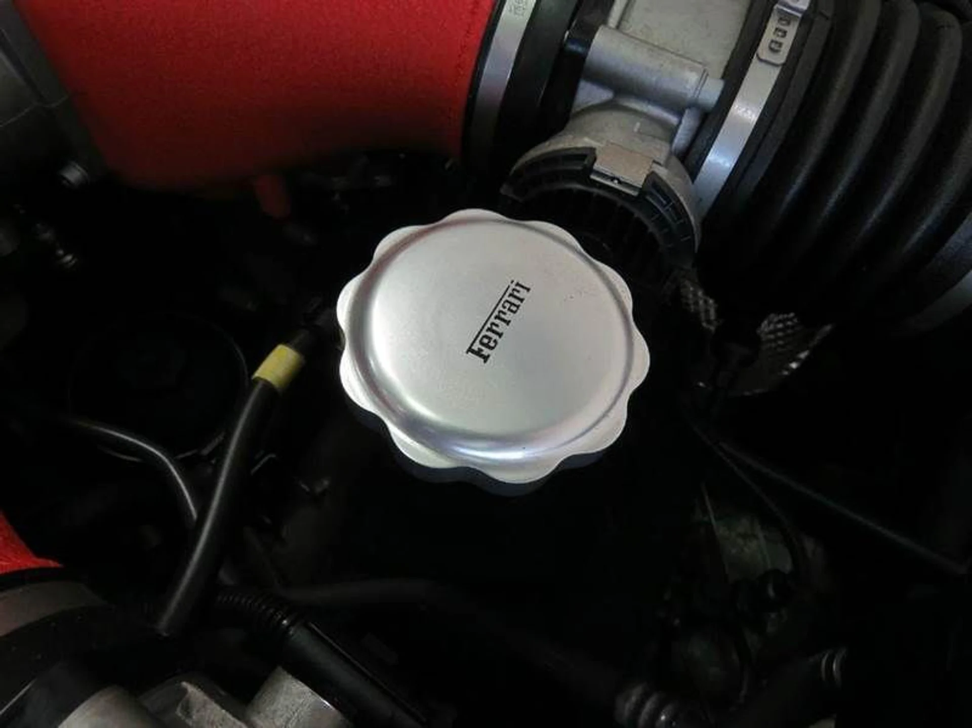 mph061_2557120657_2012_ferrari_458_italia_base_2dr_coupe_06e744f913