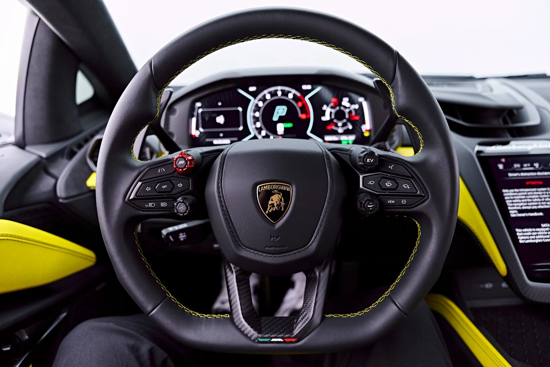 mph061_2561365636_Used_2026_Lamborghini_Revuelto_Base_1782198312_959b53807b