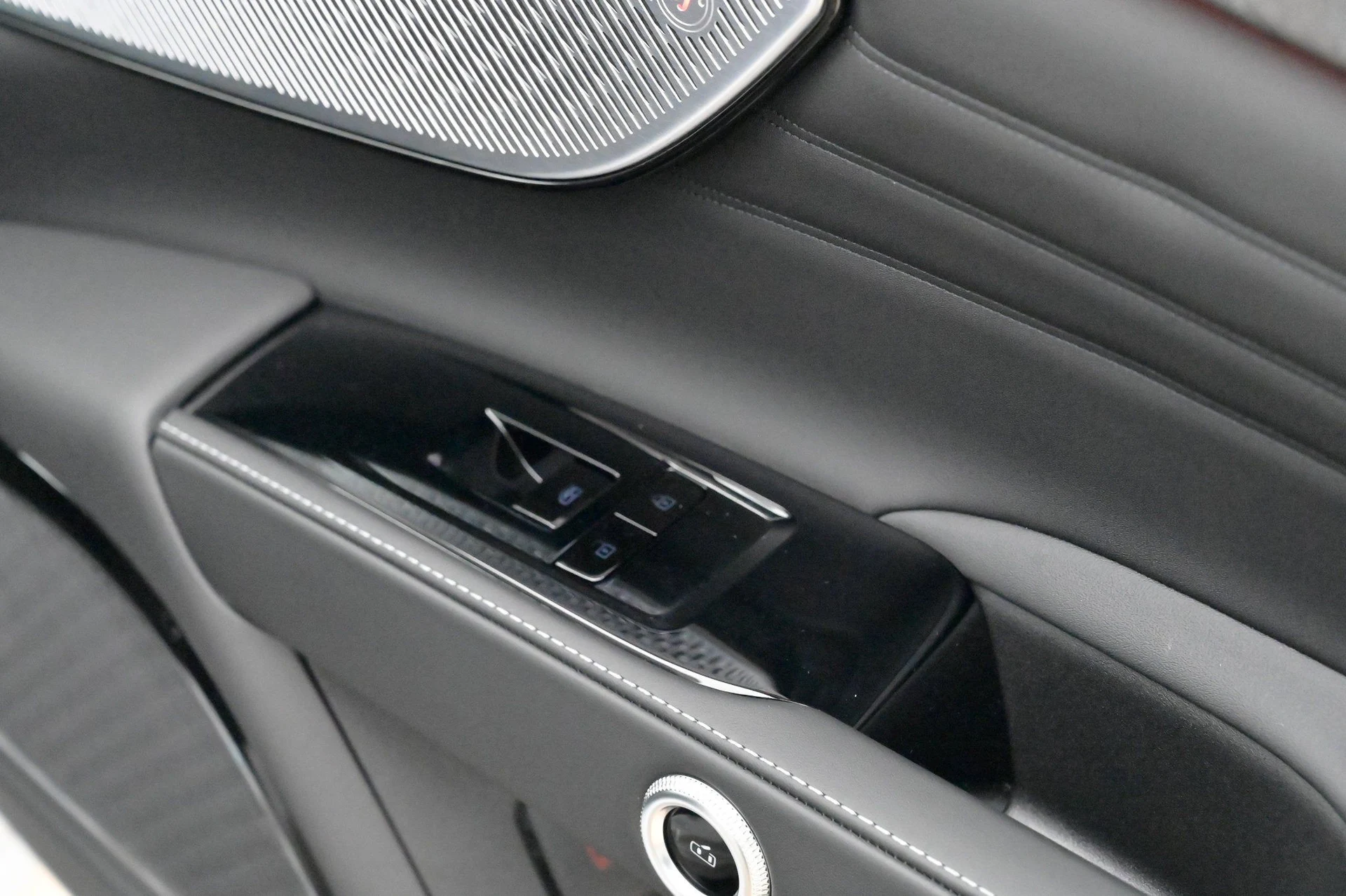 mph061_256607491_acb30a2927f948adbc96a113cb41c44c_1515dea758