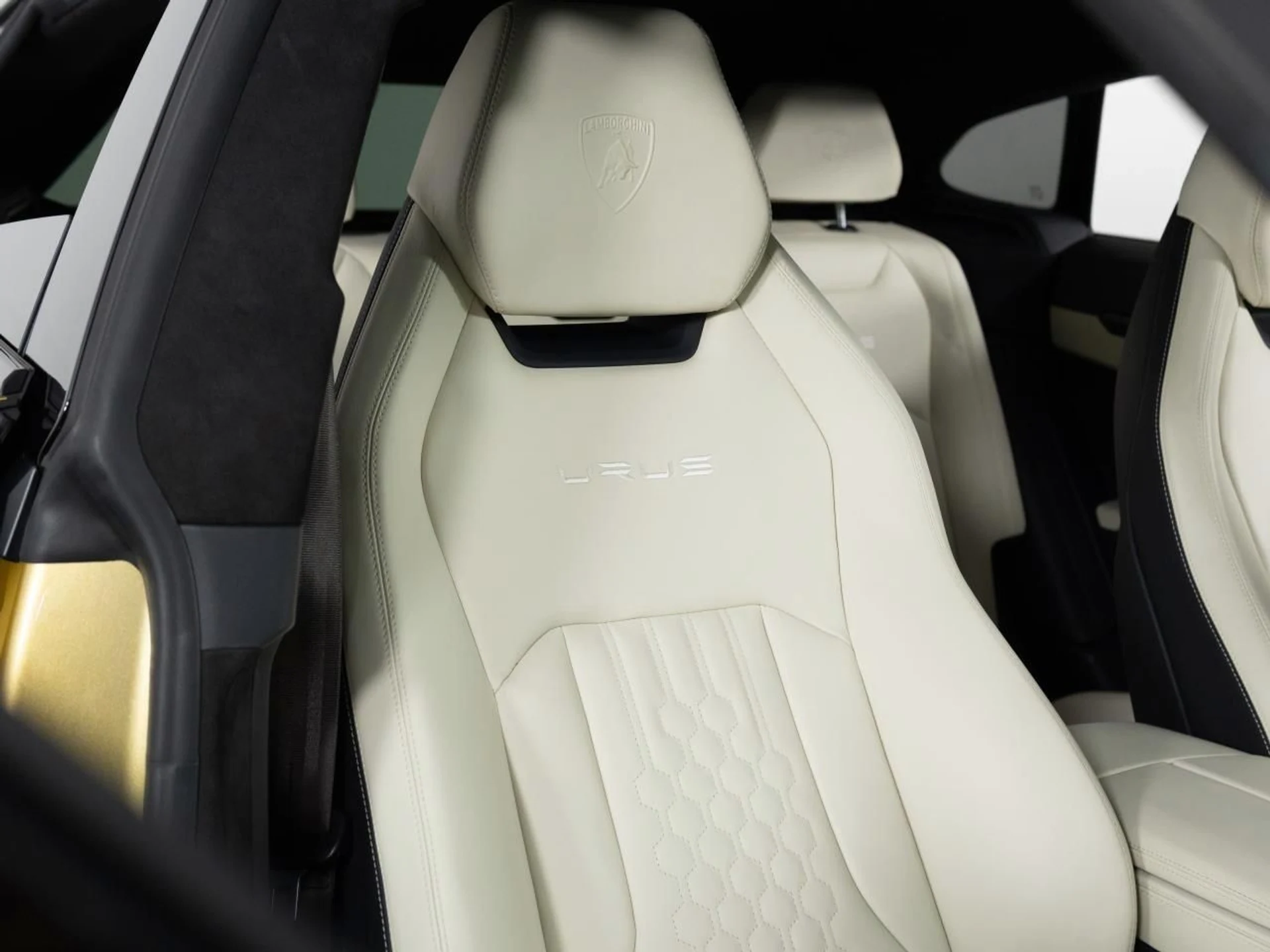 mph061_257977869_Used_2023_Lamborghini_Urus_S_1784925073_6b323de528