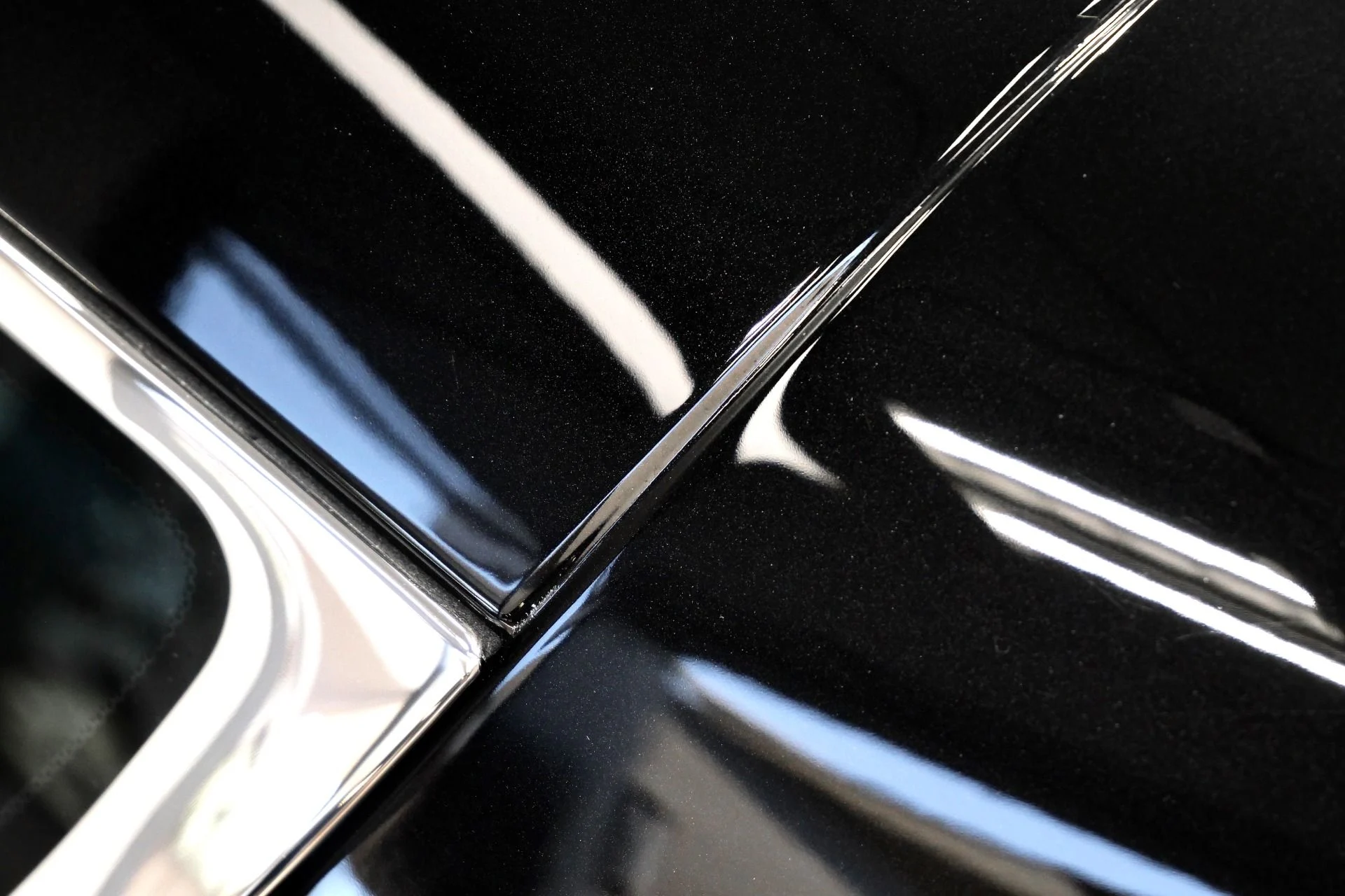 mph061_2628903803_Used_2012_Aston_Martin_DBS_Carbon_Black_Edition_Very_Low_Miles_1778860930_dcf33126b5