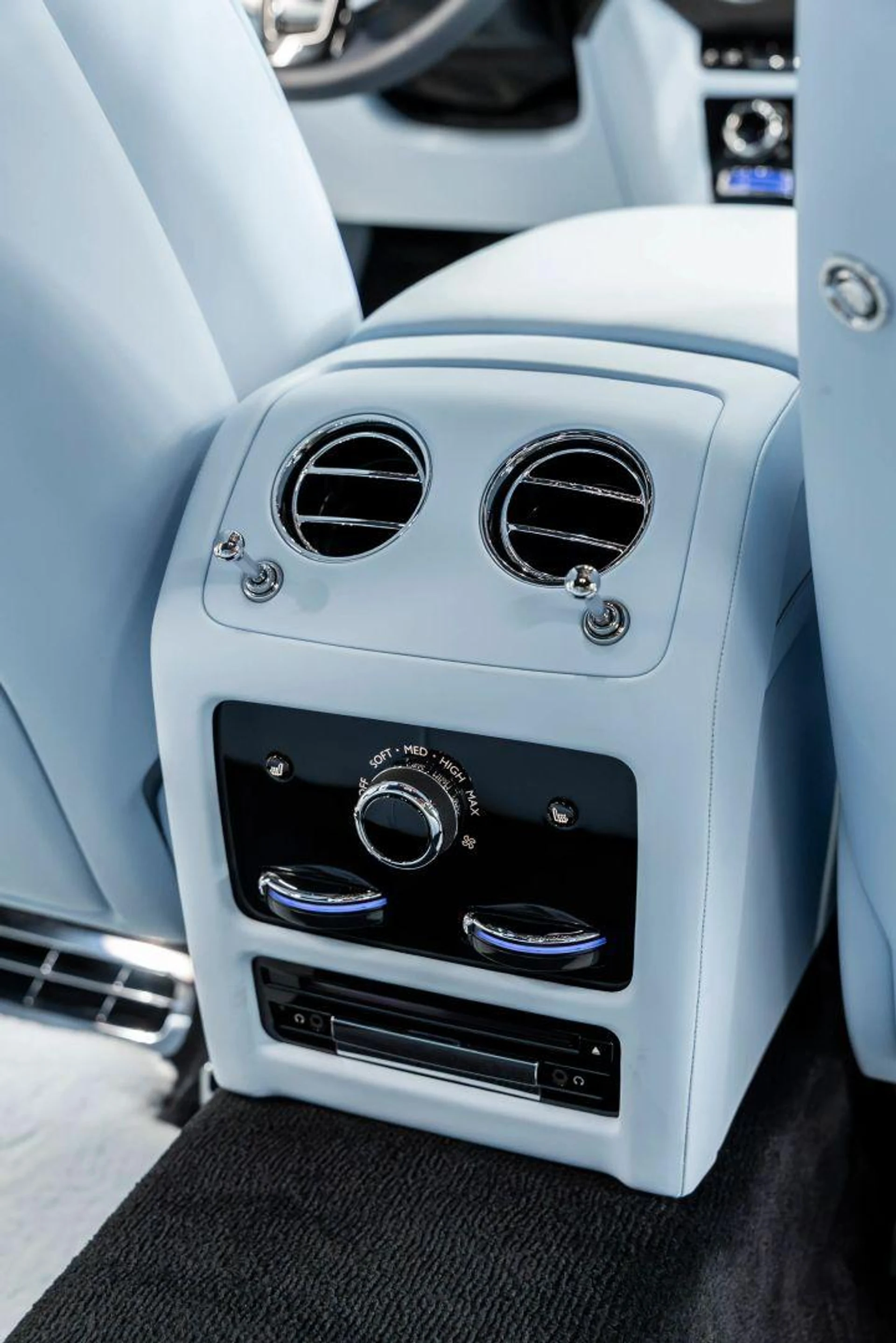 mph061_2632233225_Used_2022_Rolls_Royce_Ghost_Sedan_4_D_1783500972_344b1f7da9