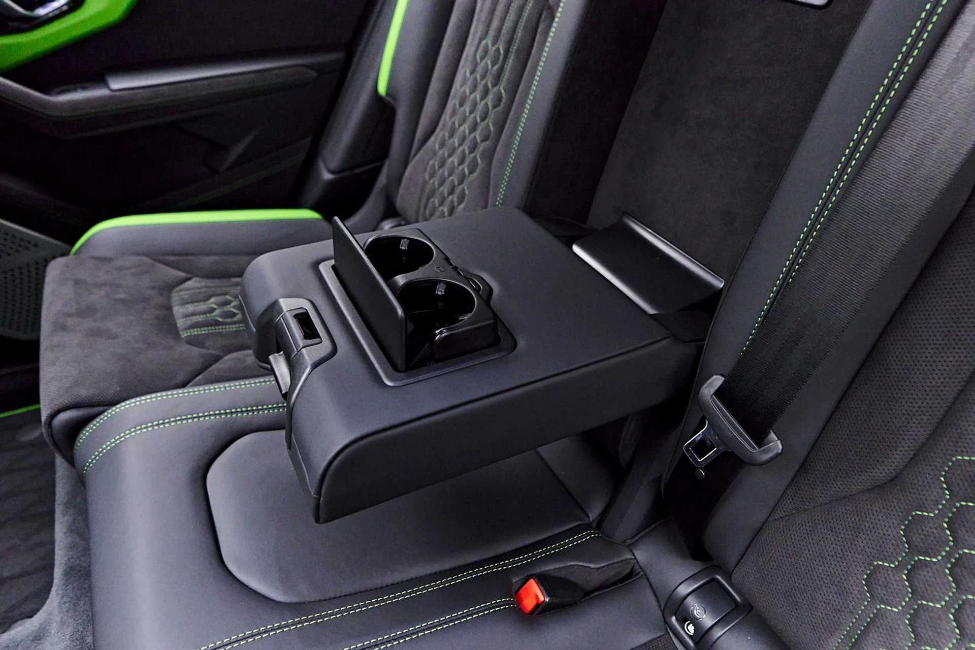 mph061_2634413846_Used_2024_Lamborghini_Urus_S_1745956869_488ca90ca1