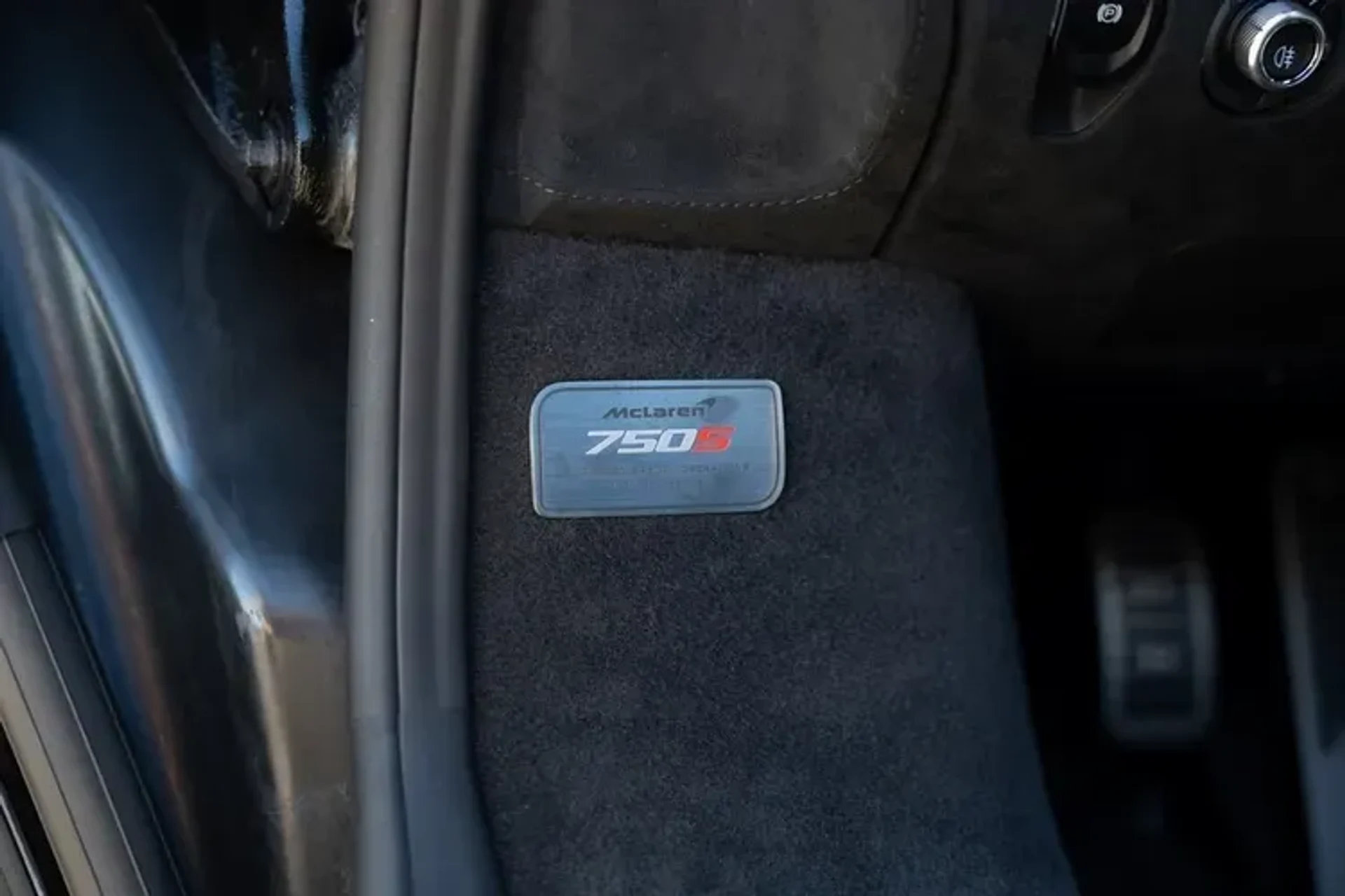 mph061_26357354_Rw07_Hm6_JX_Dvzs_VPB_med_bc38604e8e