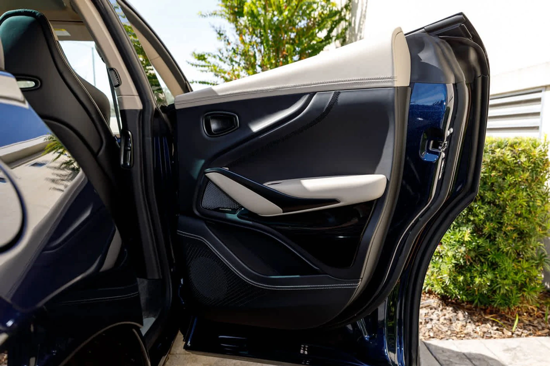 mph061_2641906993_62_457c2701ab