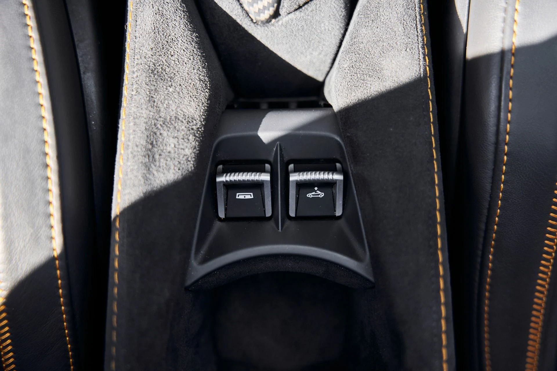 mph061_2646808740_Used_2020_Mc_Laren_720_S_Performance_1771292601_74477c5e6b