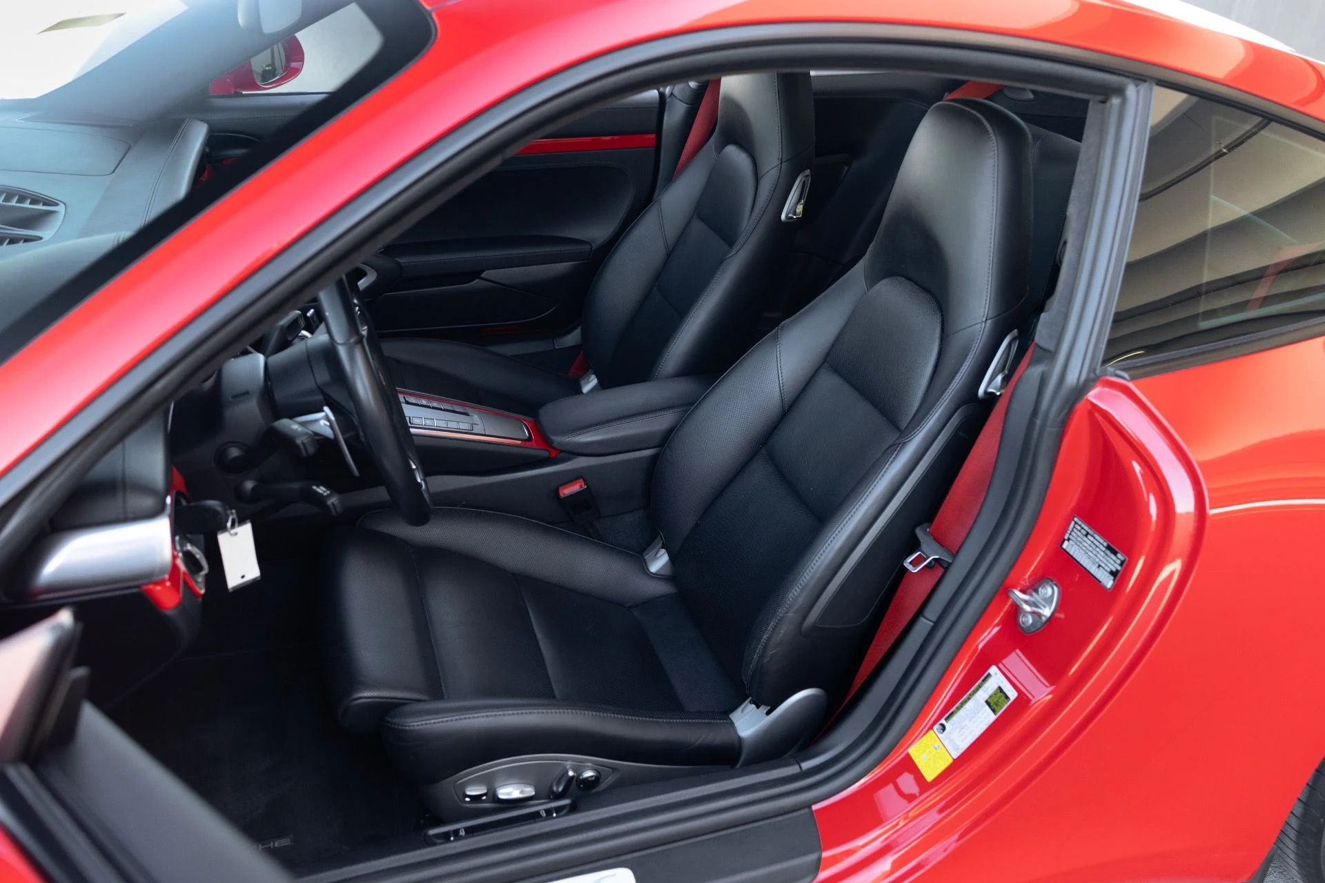 mph061_265030959_Used_2018_Porsche_911_Carrera_S_1791833797_8af95a4f4f