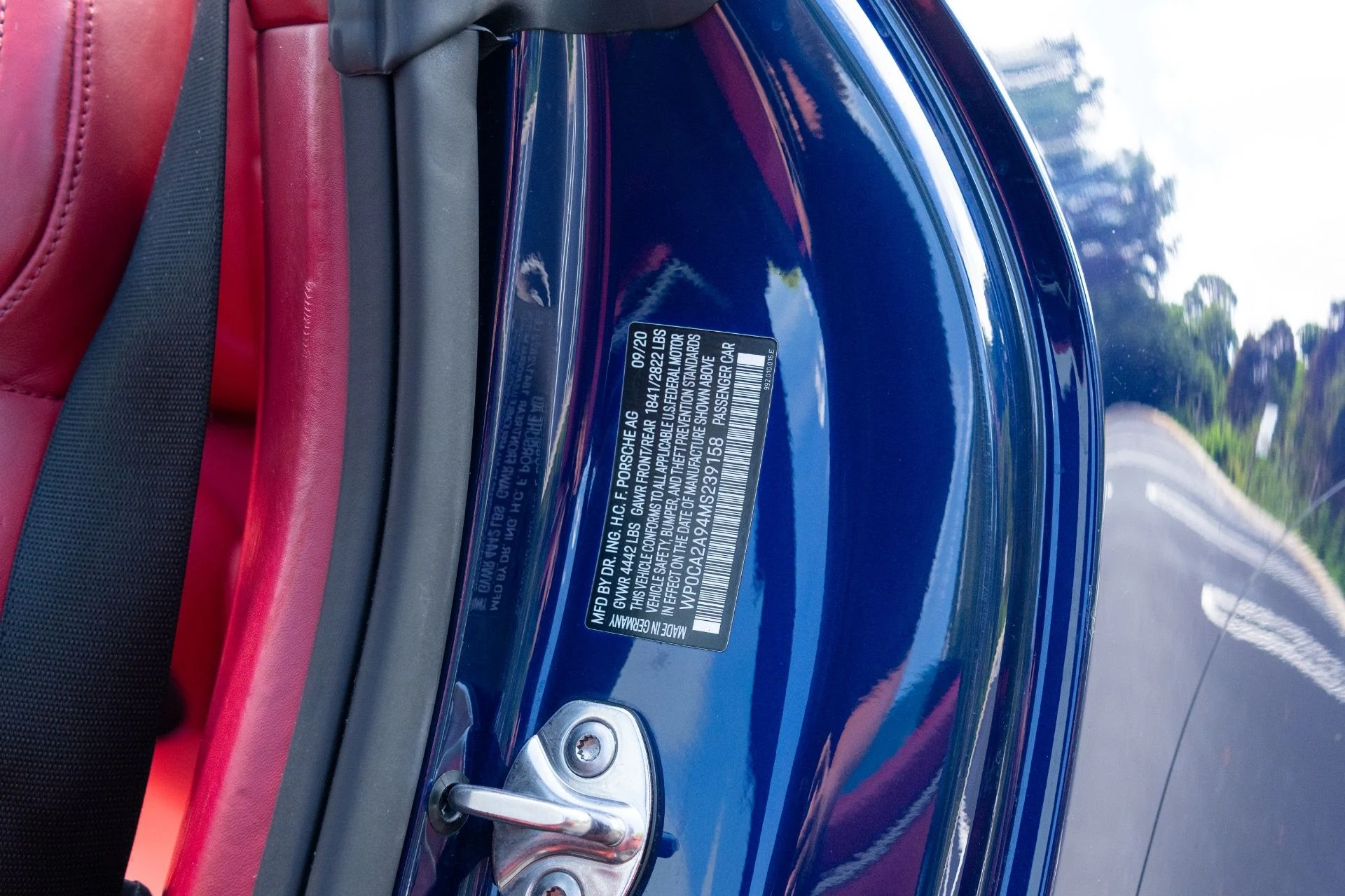 mph061_2655199642_Used_2021_Porsche_911_Carrera_1775497213_e65385be20