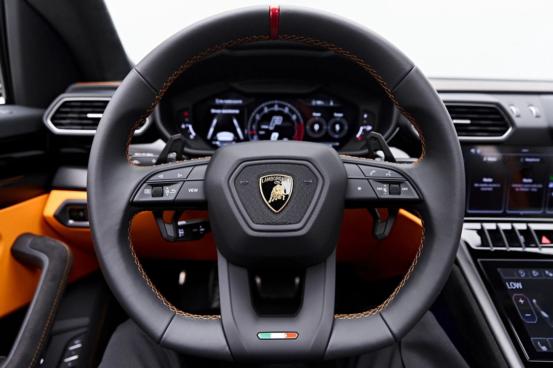mph061_2675849732_Used_2024_Lamborghini_Urus_S_1759191707_e31aafc619