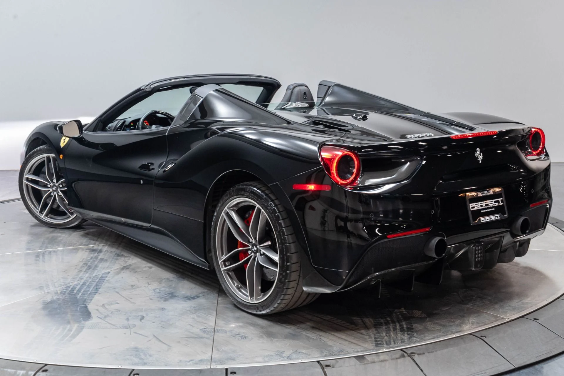 mph061_2675992342_Used_2016_Ferrari_488_Spider_Base_1785961462_779388988e