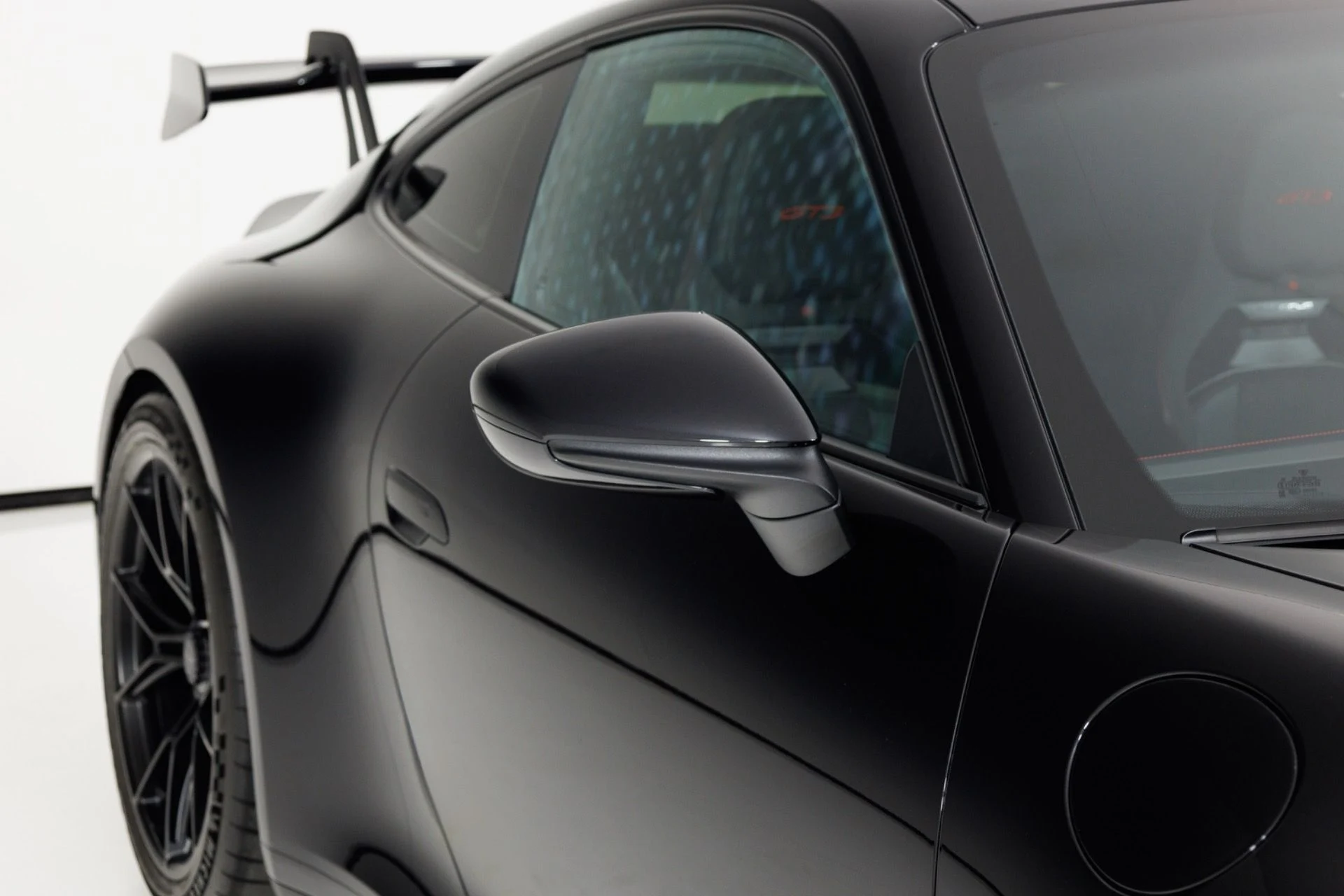 mph061_2716787789_Used_2025_Porsche_911_GT_3_1777072064_8d68617aec