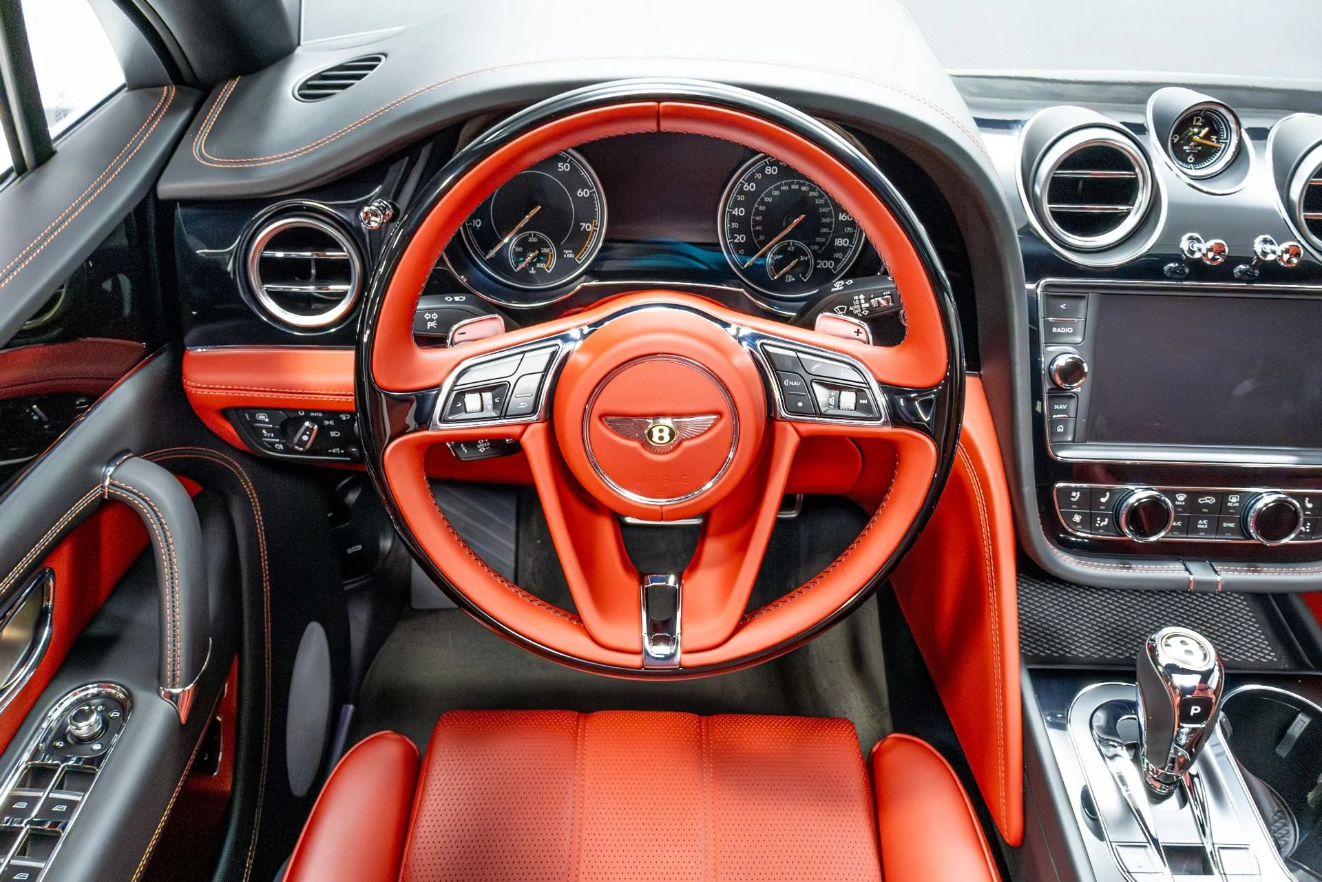 mph061_2725558384_Used_2020_Bentley_Bentayga_V8_1774292202_ae9c76ccaa