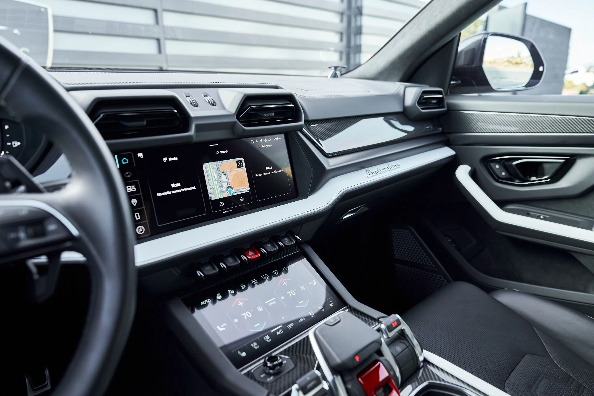 mph061_2729887295_Used_2025_Lamborghini_Urus_SE_1767720913_e8478efa86