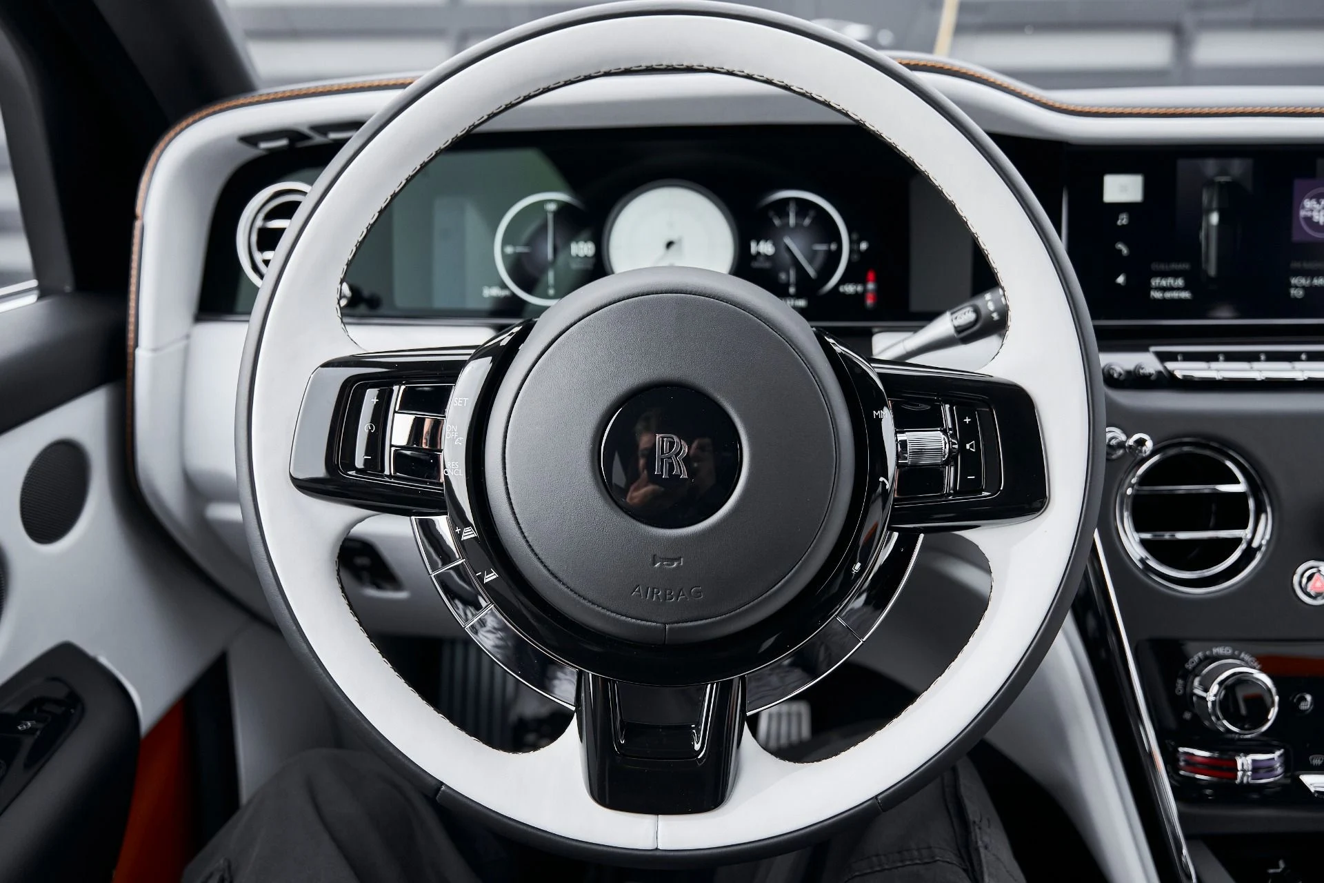 mph061_2737794463_Used_2026_Rolls_Royce_Cullinan_Base_1769135860_b2407b4c5e